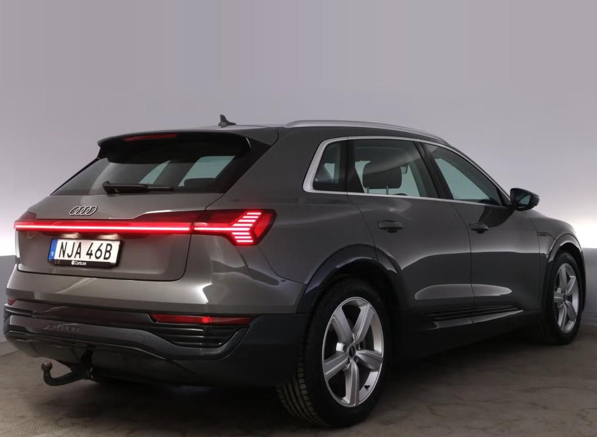 Audi Q8 e-tron, 55 Quattro SoH 95% Kamera Taž. - fotka 4