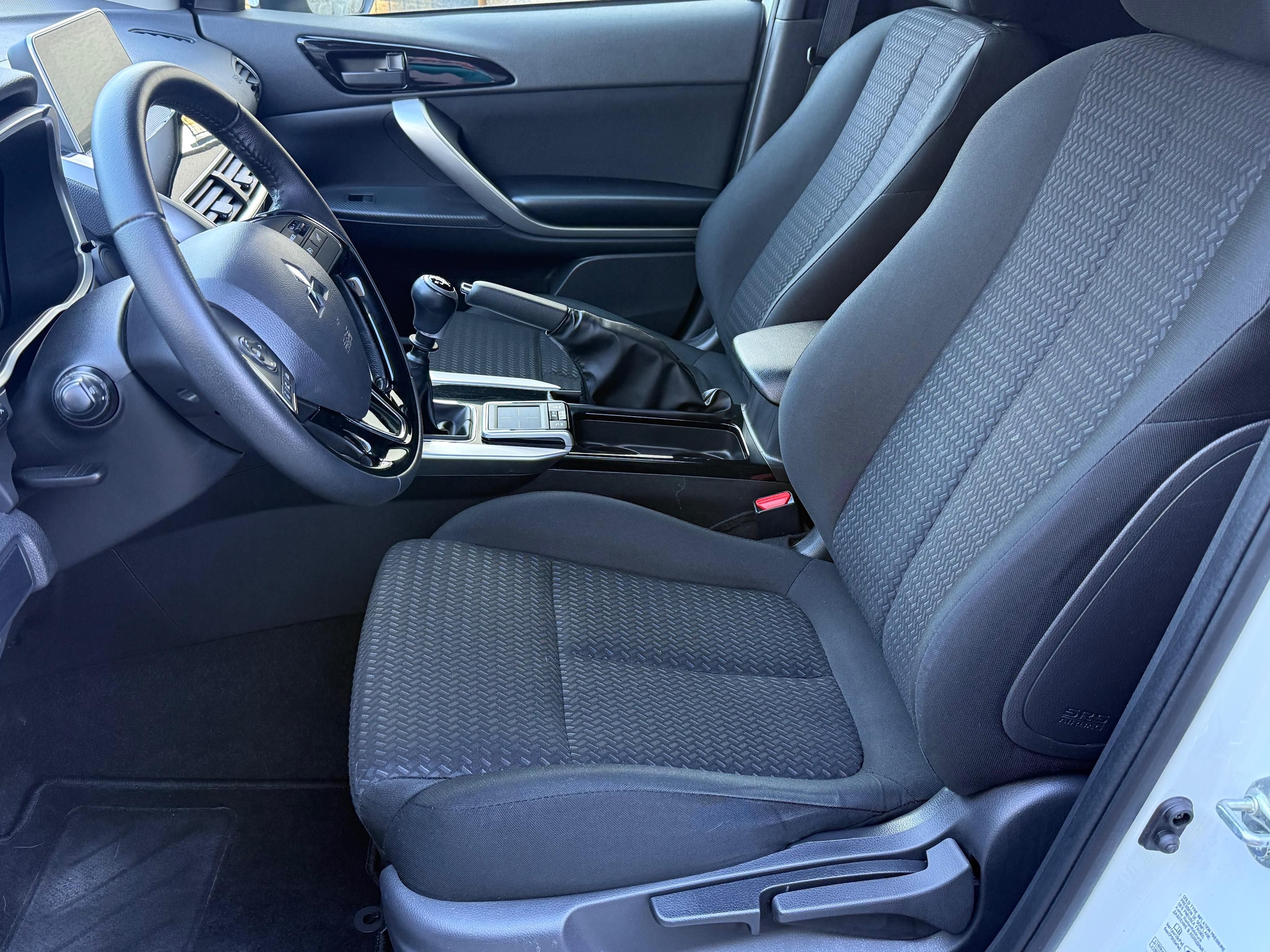 Mitsubishi Eclipse Cross, 1.5 Turbo 120kW,57.000km.1.maj - fotka 6