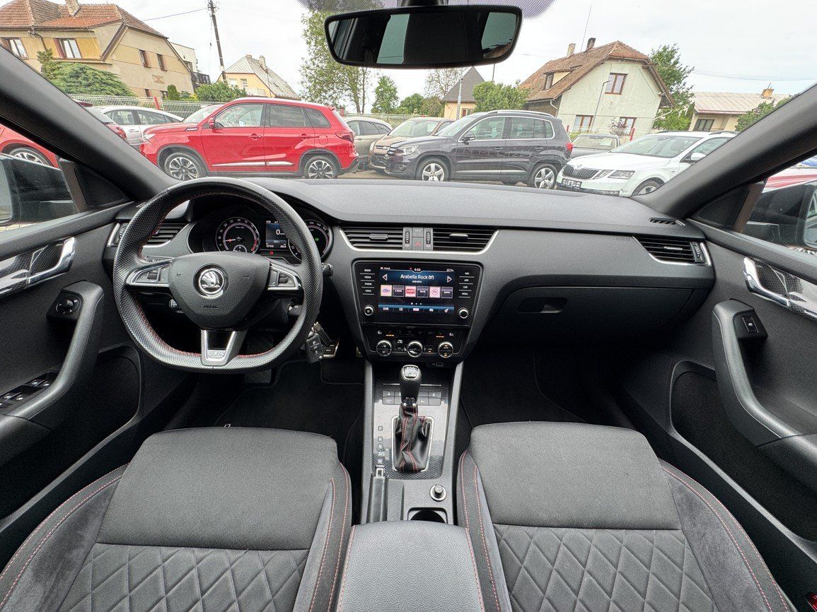 Škoda Octavia, RS 2.0 TDi DSG ACC LED 135kW - fotka 6