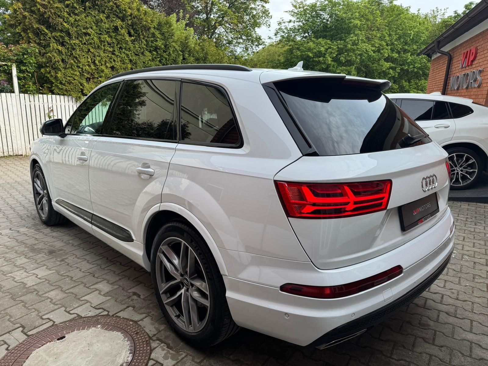 Audi Q7, 3,0TDi-7 MÍST-NEZ.T.-R21-TAŽ. - fotka 3
