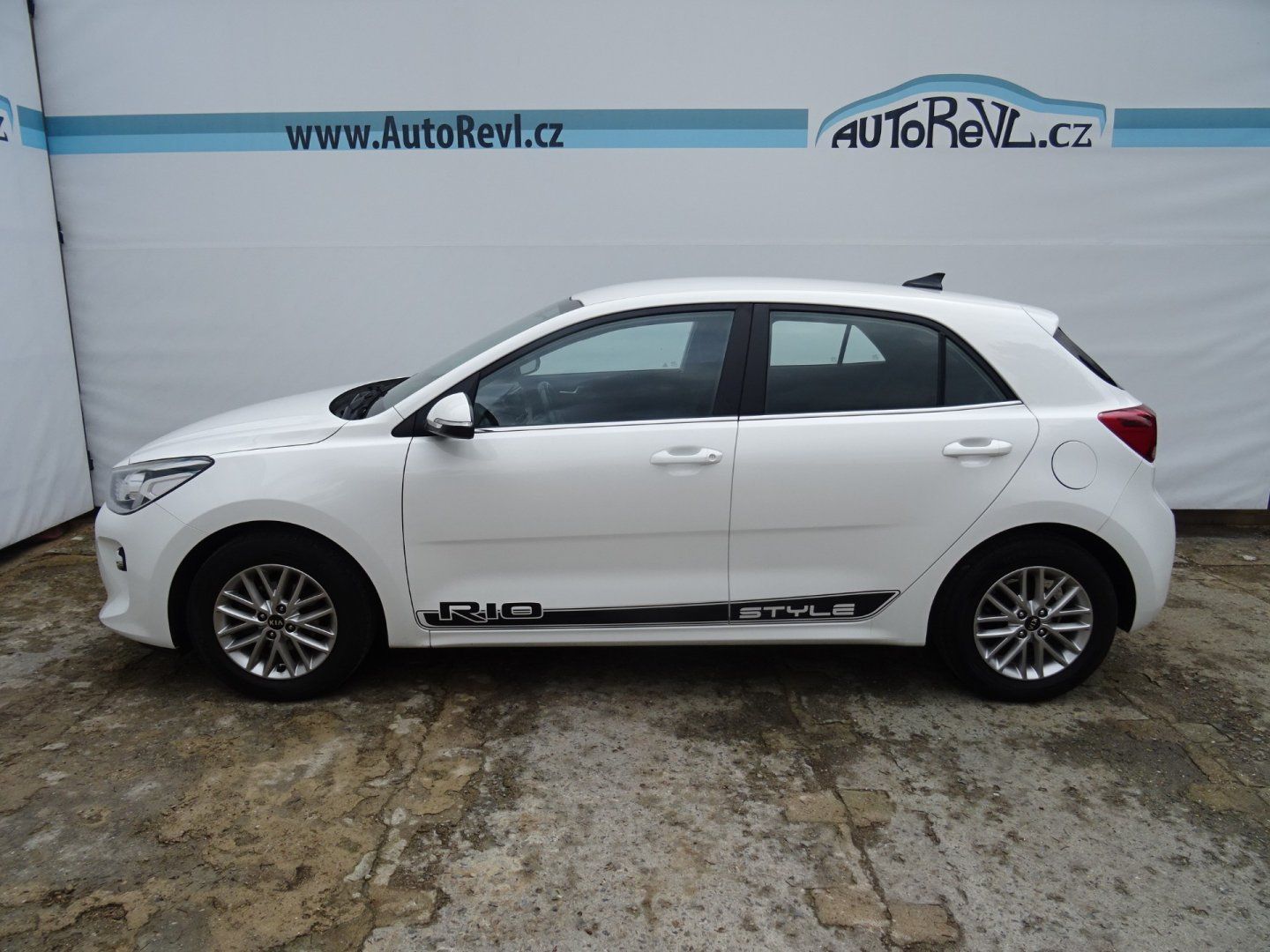 Kia Rio, 1.2i,61kW,1majČR,S.kn,navi - fotka 6
