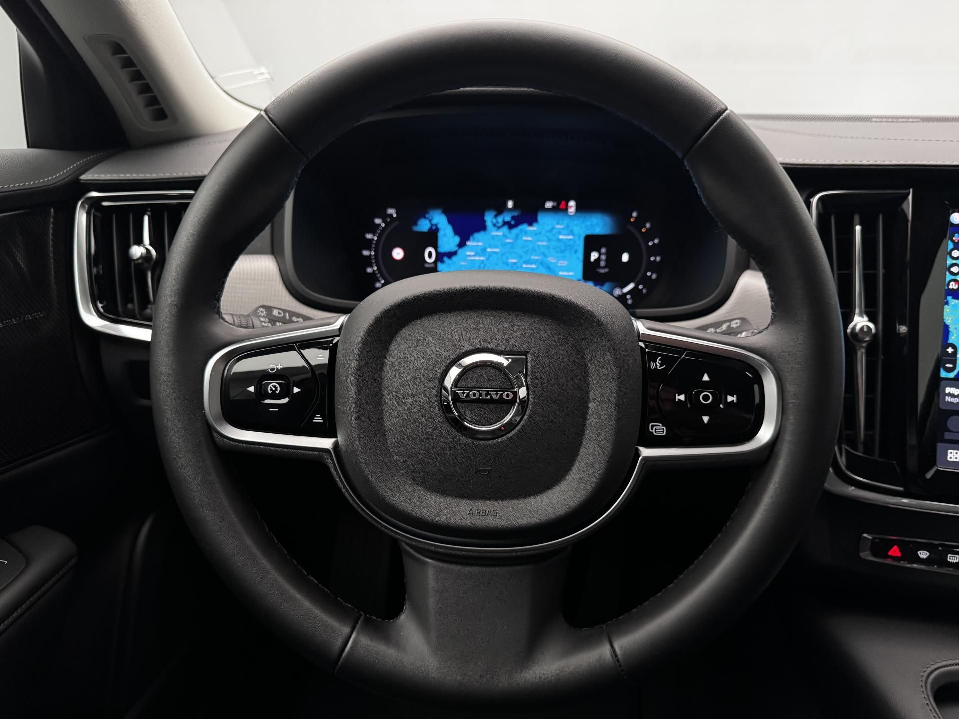 Volvo V90, CC B4 AWD PLUS CZ 1.maj - fotka 3