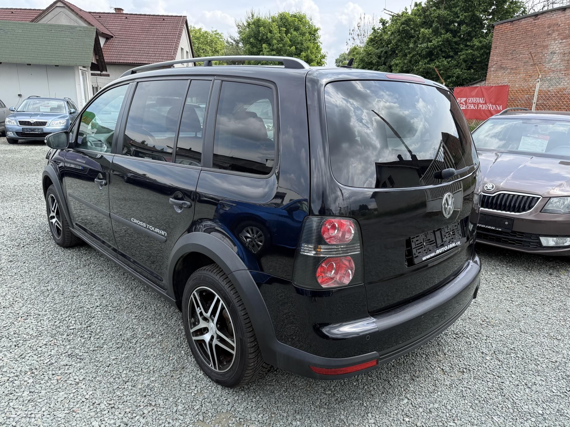 Volkswagen Touran, 1.4 TSI DSG CROSS - fotka 4