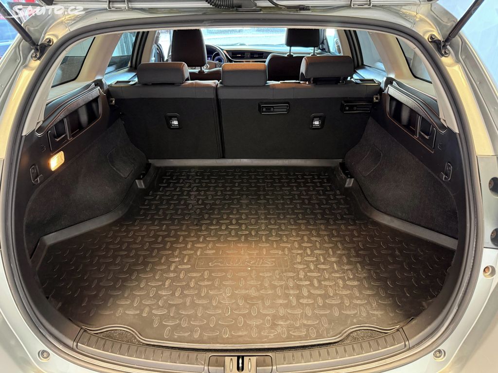 Toyota Auris, fotka 12