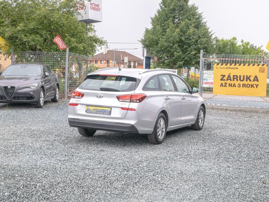 Hyundai i30, ČR 1.6D 81KW – PO ROZVODECH - fotka 5