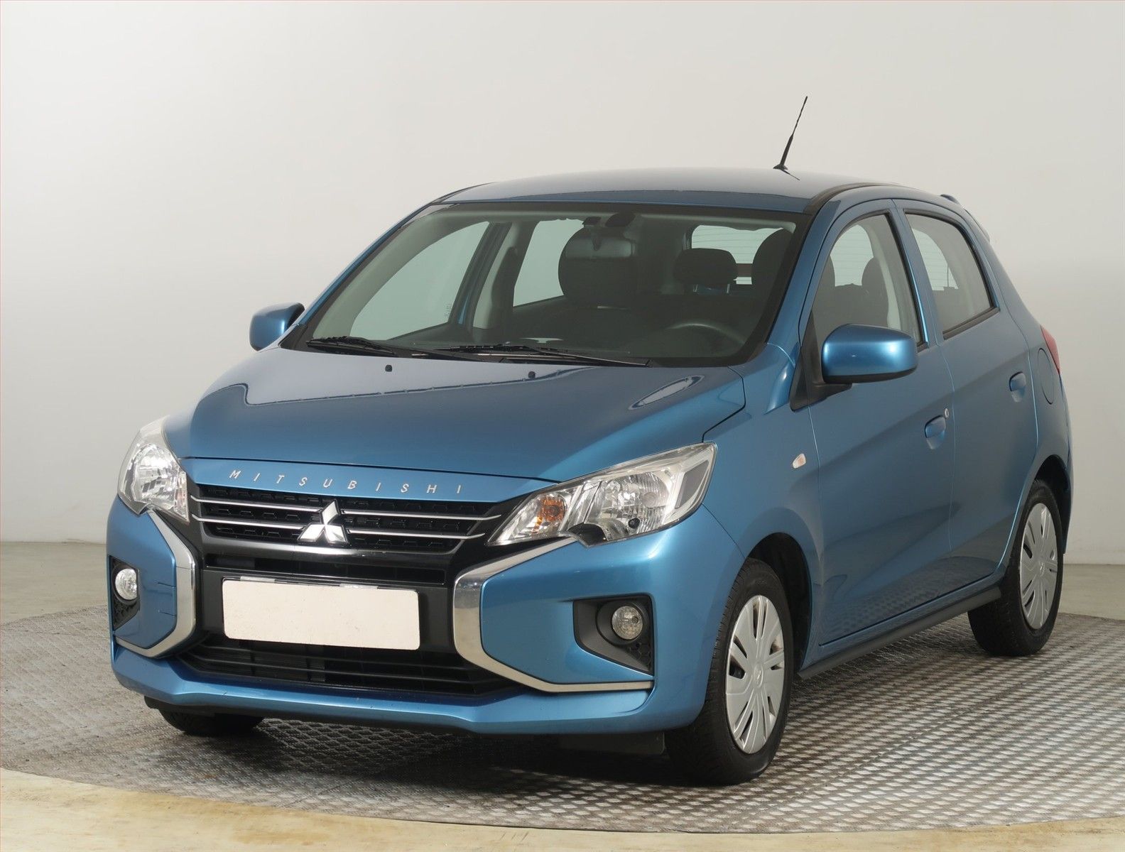 Mitsubishi Space Star, 1.2 MIVEC, Inform+, ČR,1.maj - fotka 2