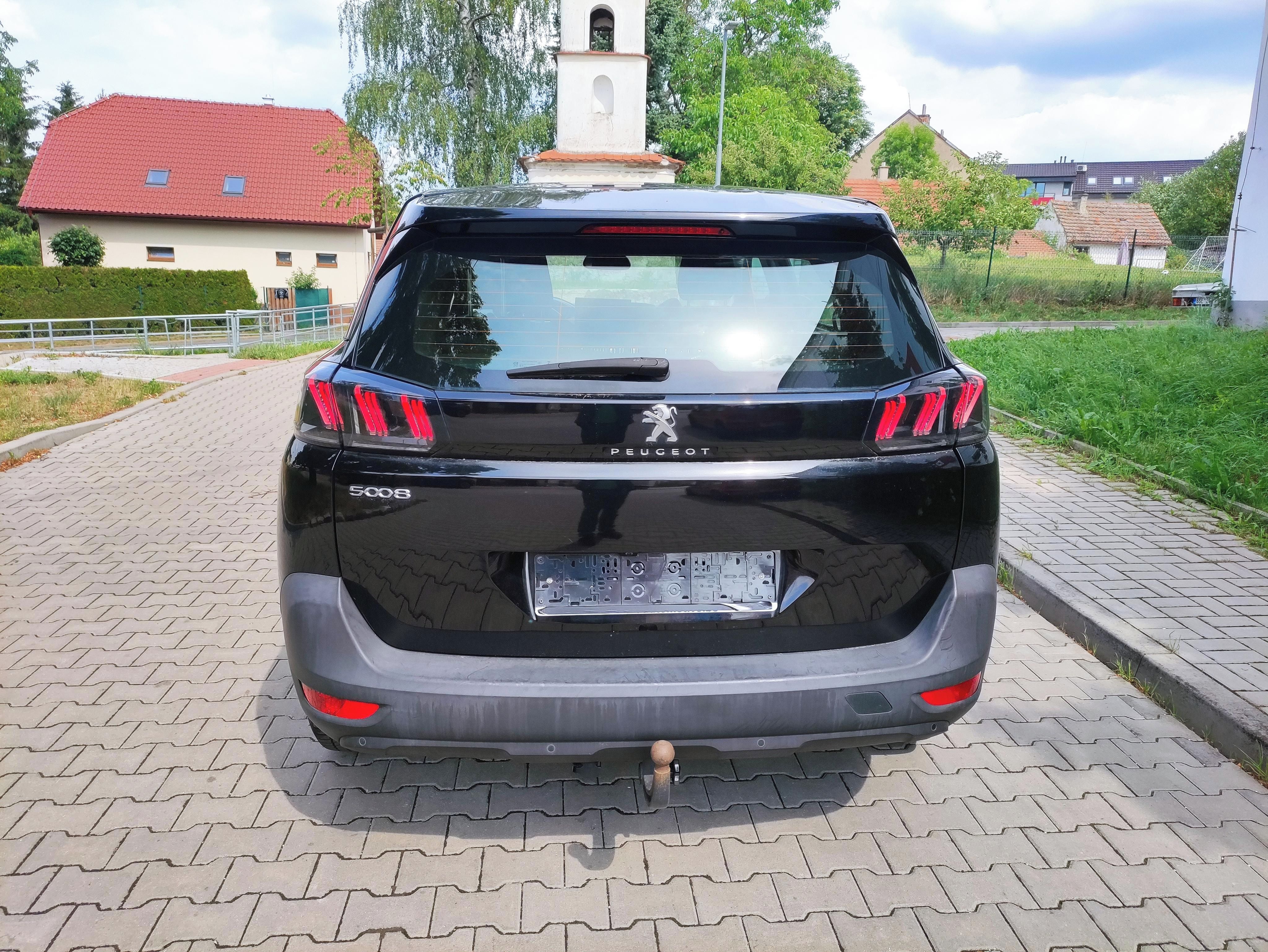 Peugeot 5008, 1.5 Diesel, 7 míst, tažné zaří - fotka 4