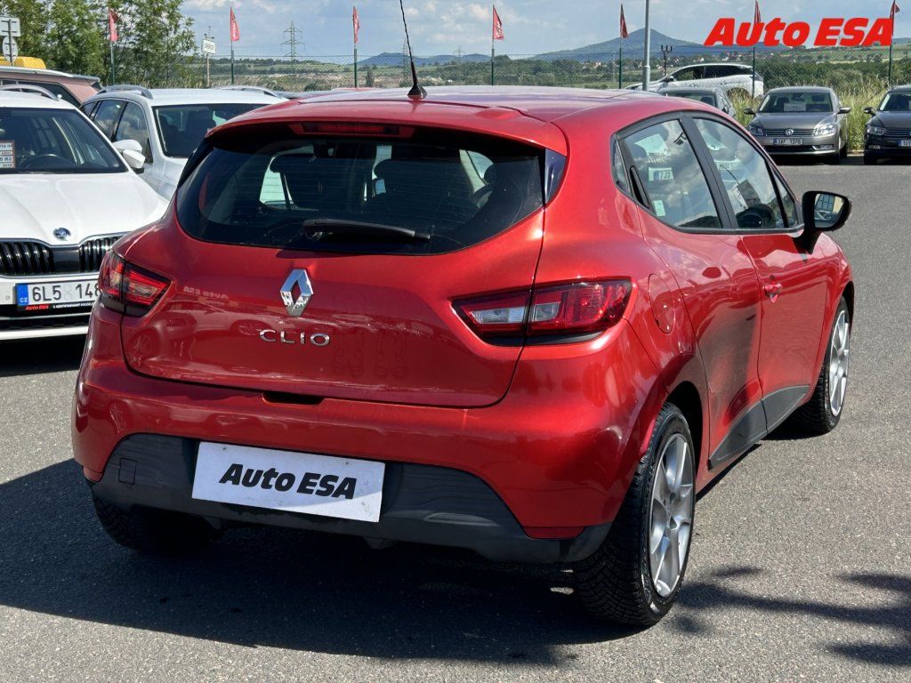 Renault Clio, 1.2i,1.maj,ČR,klimatizace - fotka 4