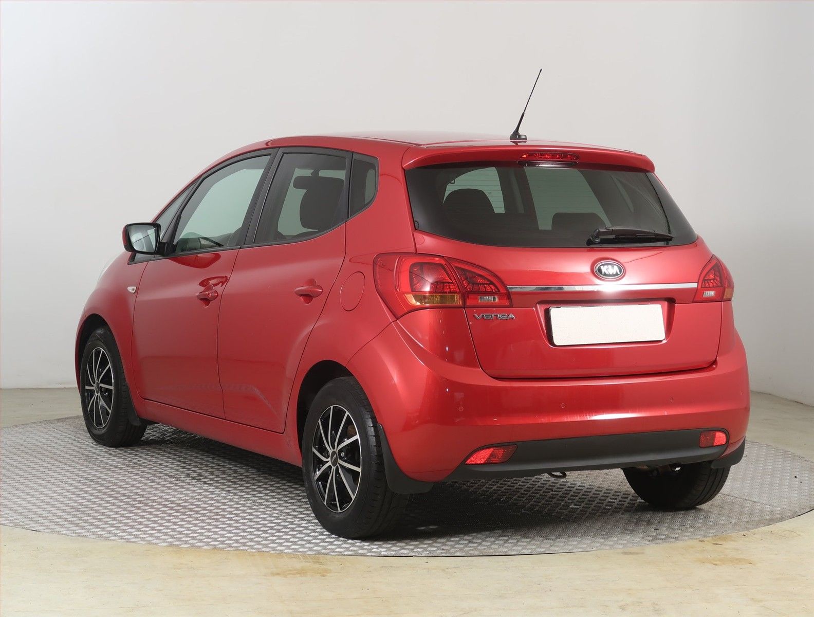 Kia Venga, 1.4 CVVT, Park. senzory - fotka 4