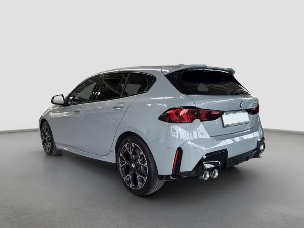 BMW Řada 1, M135 xDrive AdLED DrAss ParkAs - fotka 2