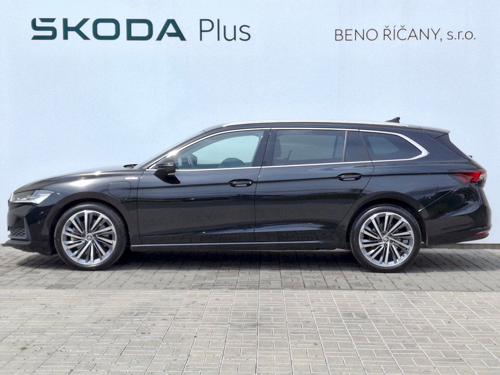Škoda Superb, Combi iV L&K DSG 1,5TSi 150kW - fotka 3