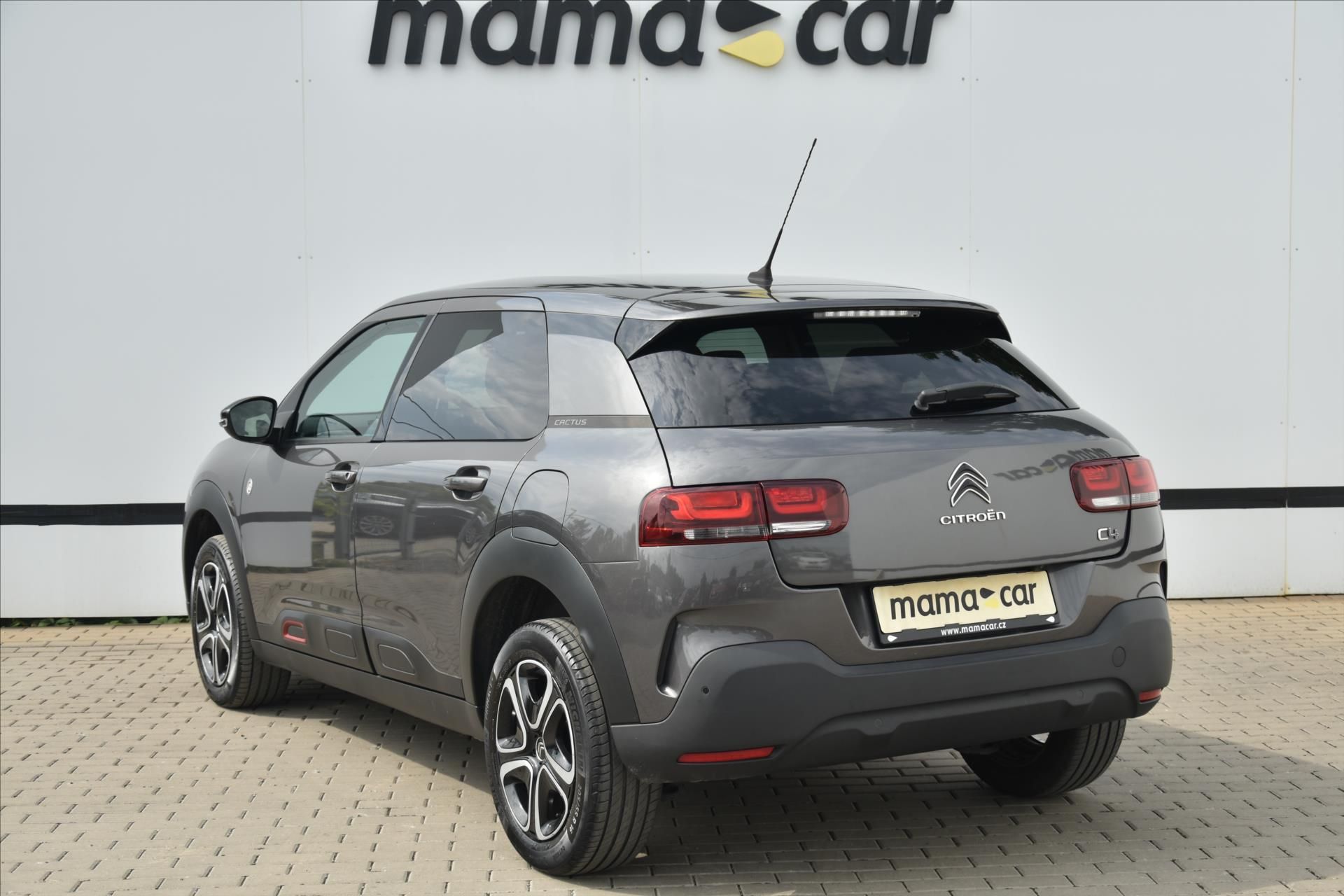 Citroën C4 Cactus, 1.2 Pure Tech 81kW ČR - fotka 5