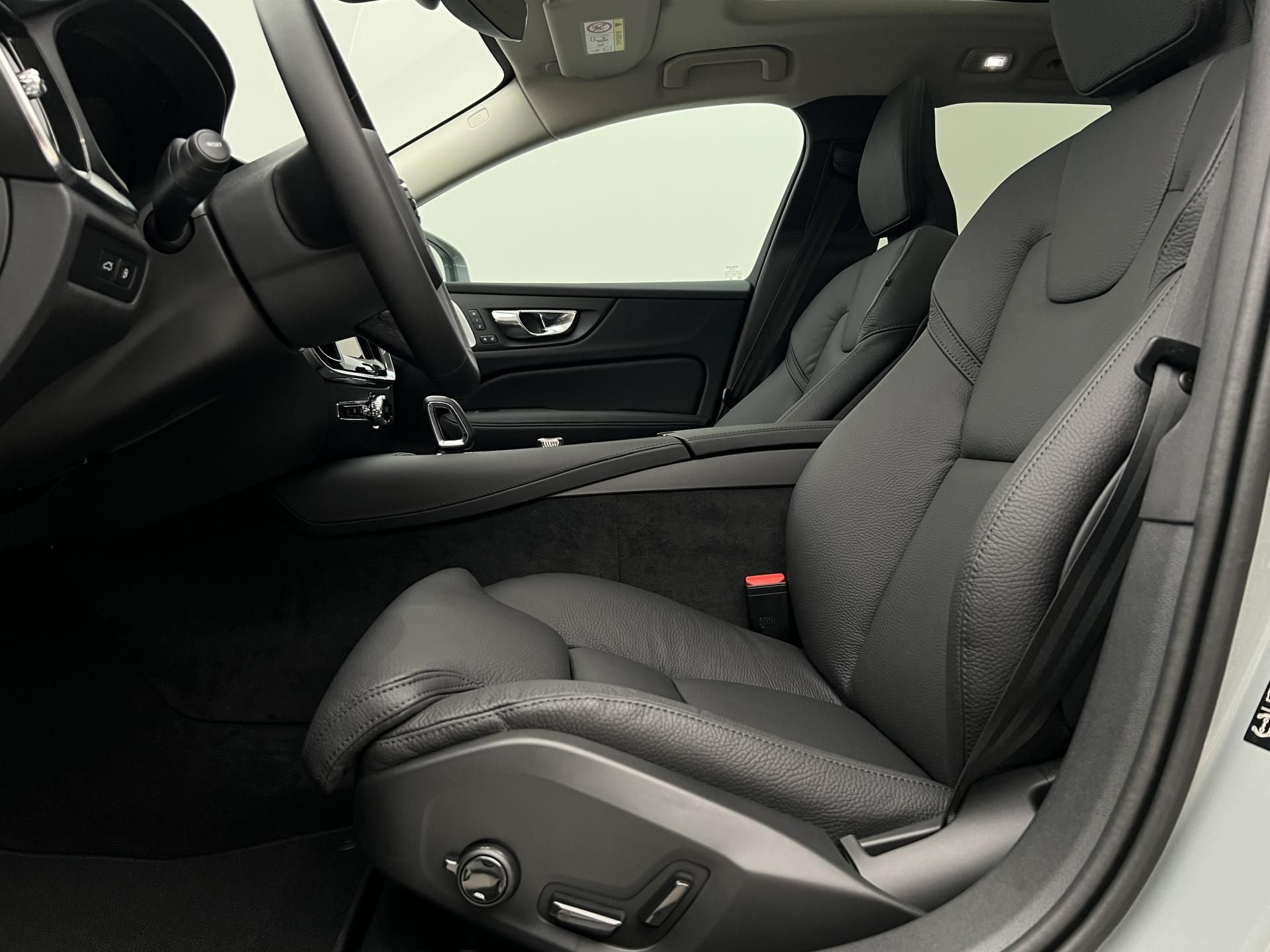 Volvo V60, T8 Plus Bright AUT - fotka 3