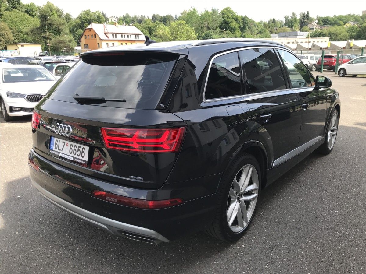 Audi Q7, 3,0 TDi Quattro 200kW S-Line - fotka 5