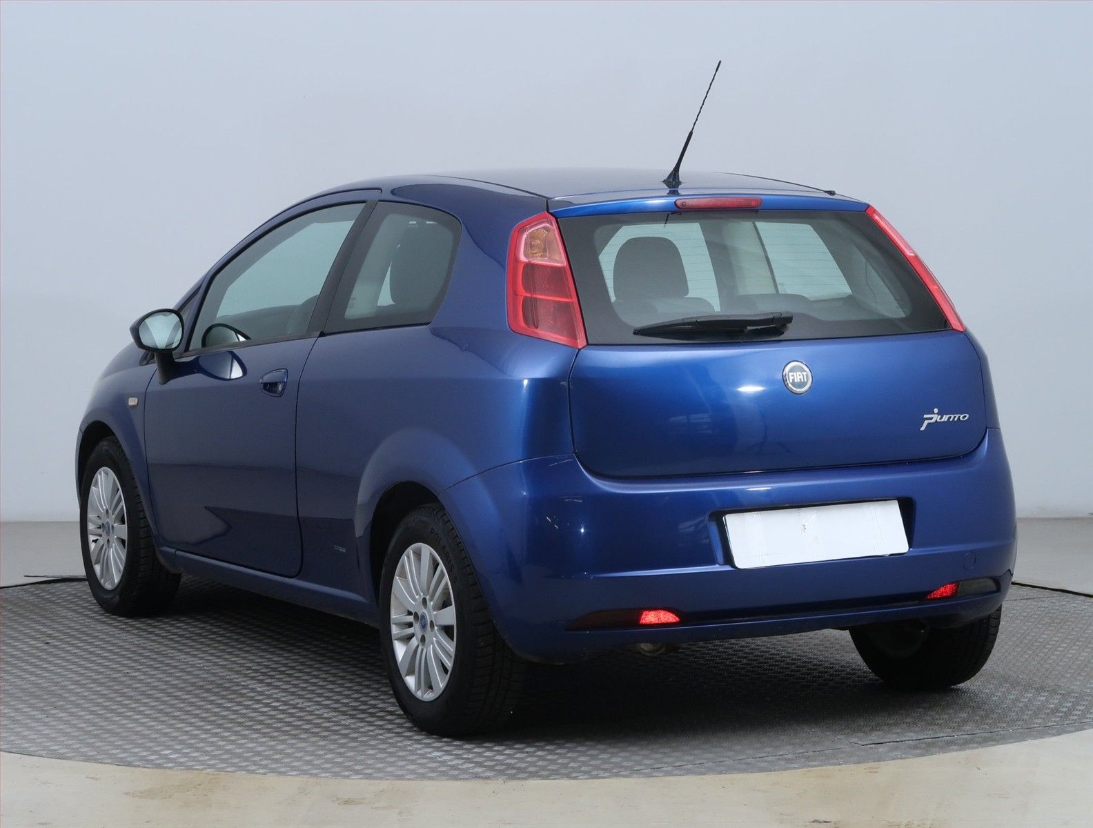 Fiat Punto, 1.4, po STK, Automatická klima - fotka 4