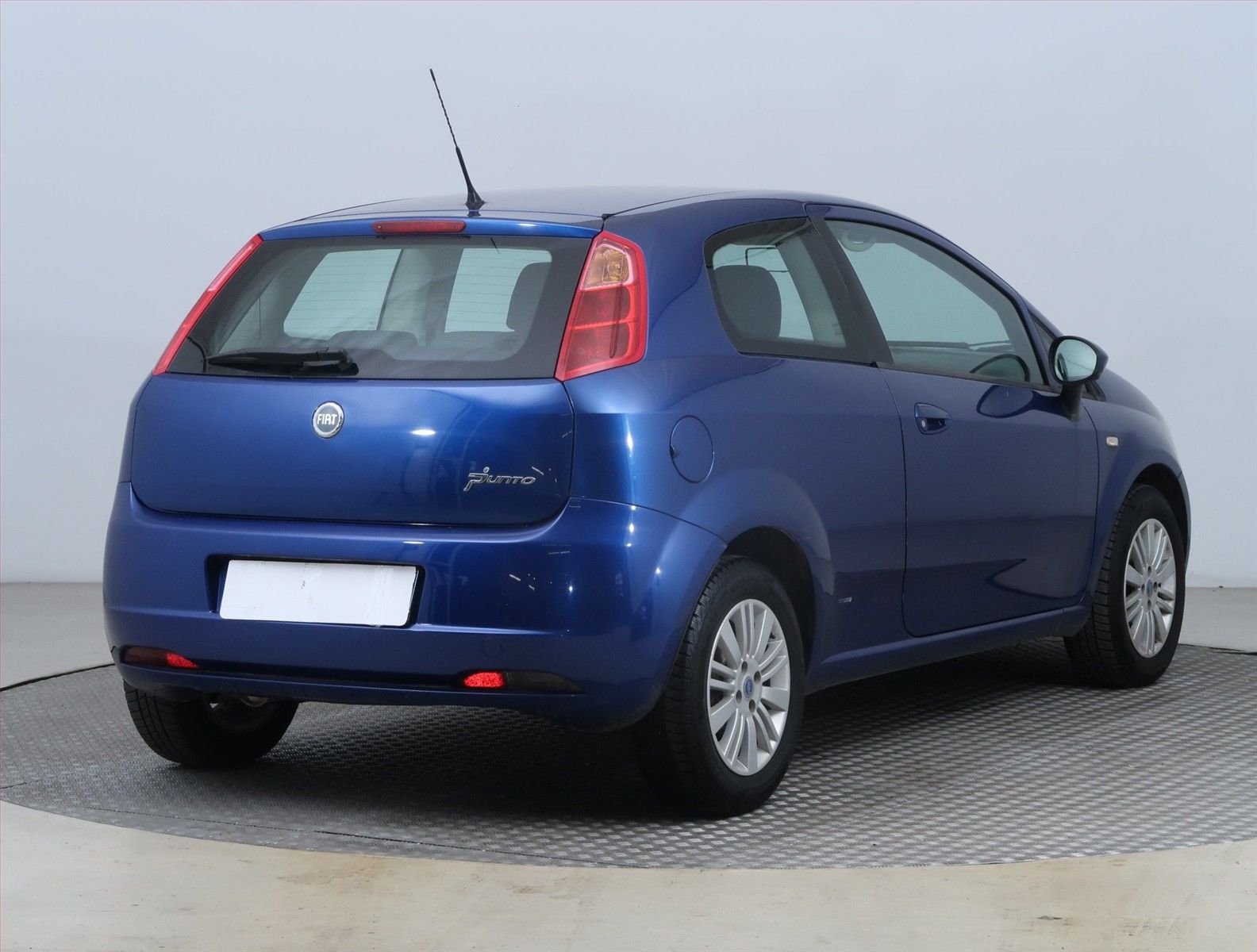 Fiat Punto, 1.4, po STK, Automatická klima - fotka 5