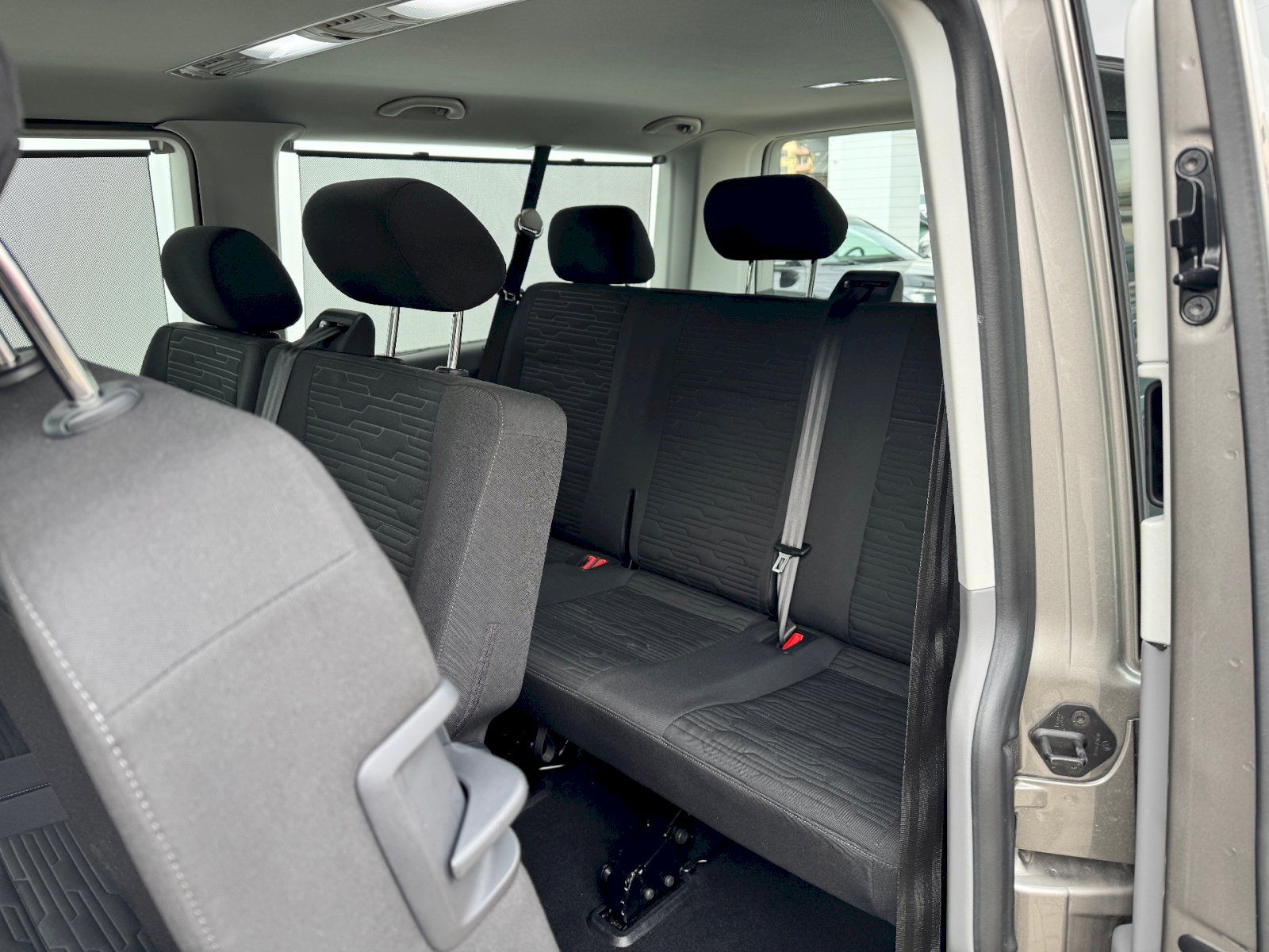 Volkswagen Caravelle, 2.0TDI 110KW DSG LWB COMFORTLI - fotka 6