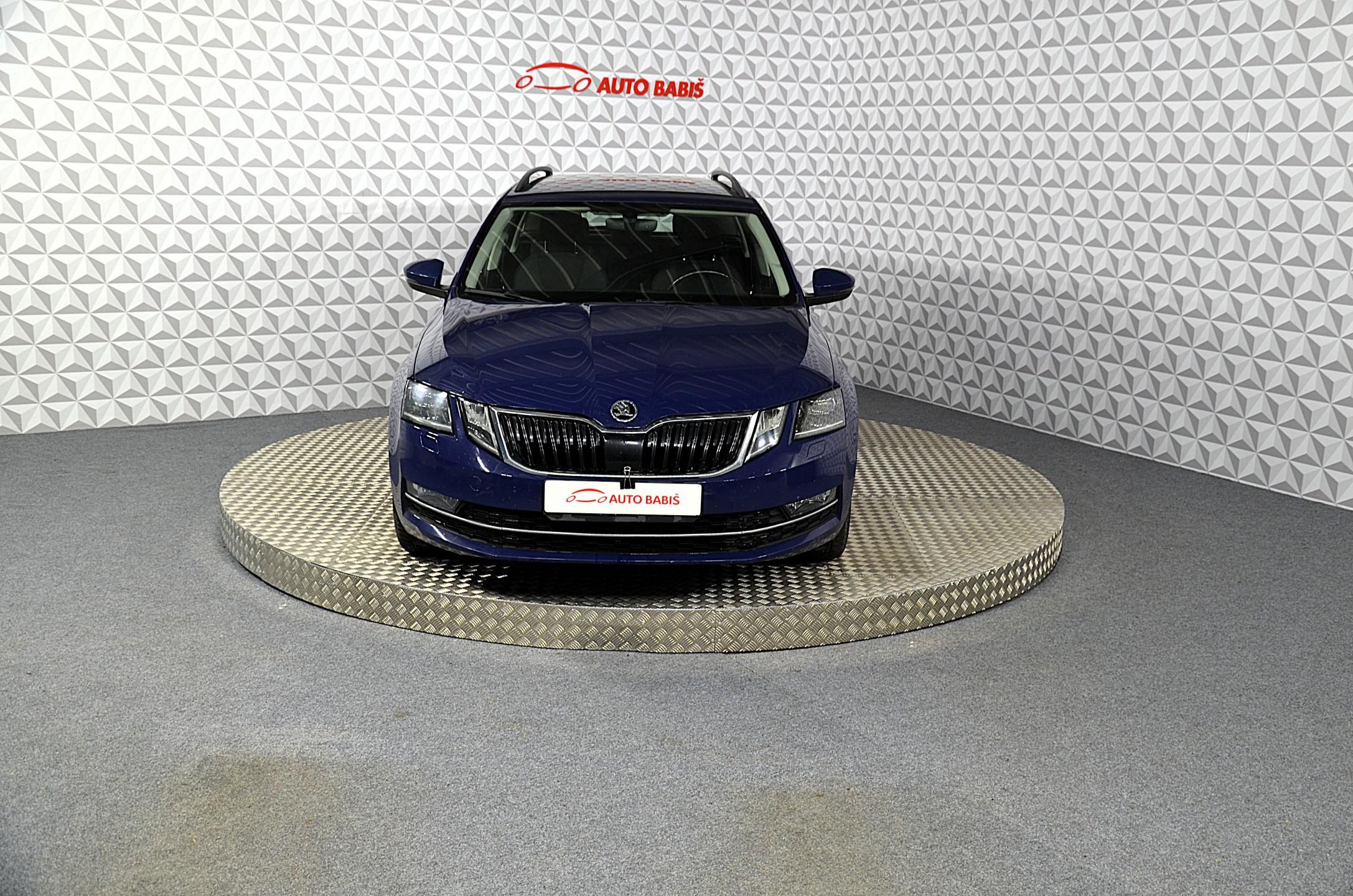 Škoda Octavia, 1.6TDi 85kw Style kombi - fotka 2