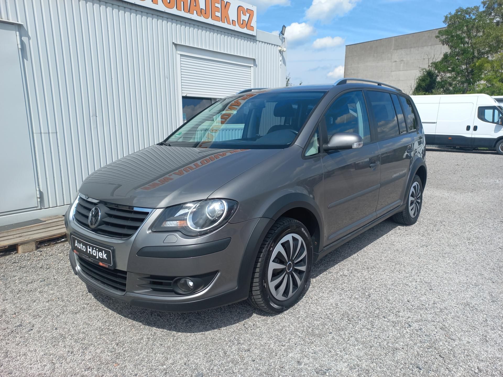 Volkswagen Touran, Cross 2.0TDi 103kW DSG 7-míst - fotka 4