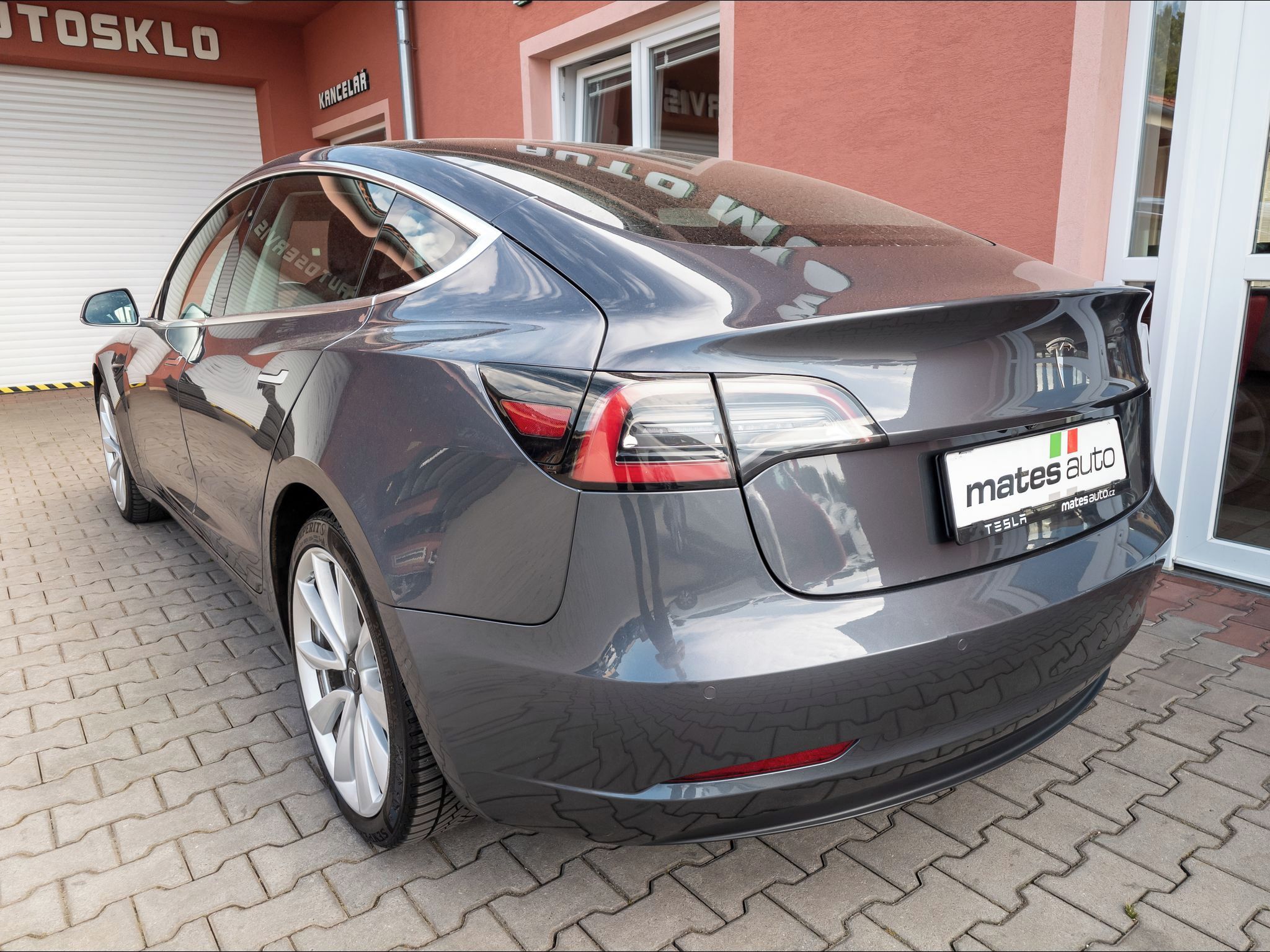 Tesla Model 3, Long Range Dual Motor 340 kW S - fotka 3