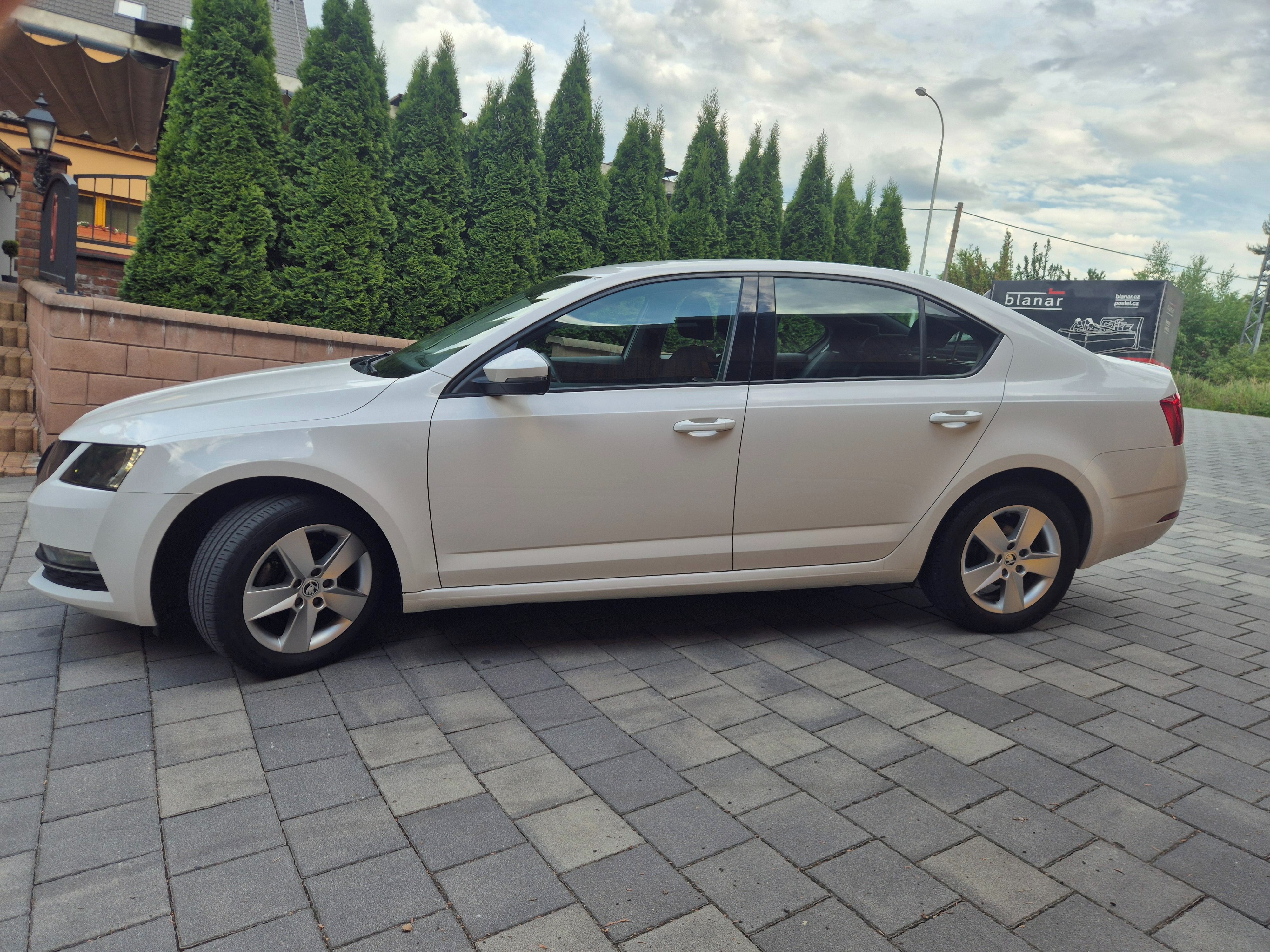 Škoda Octavia, 110 kw STYLE manuál - fotka 5