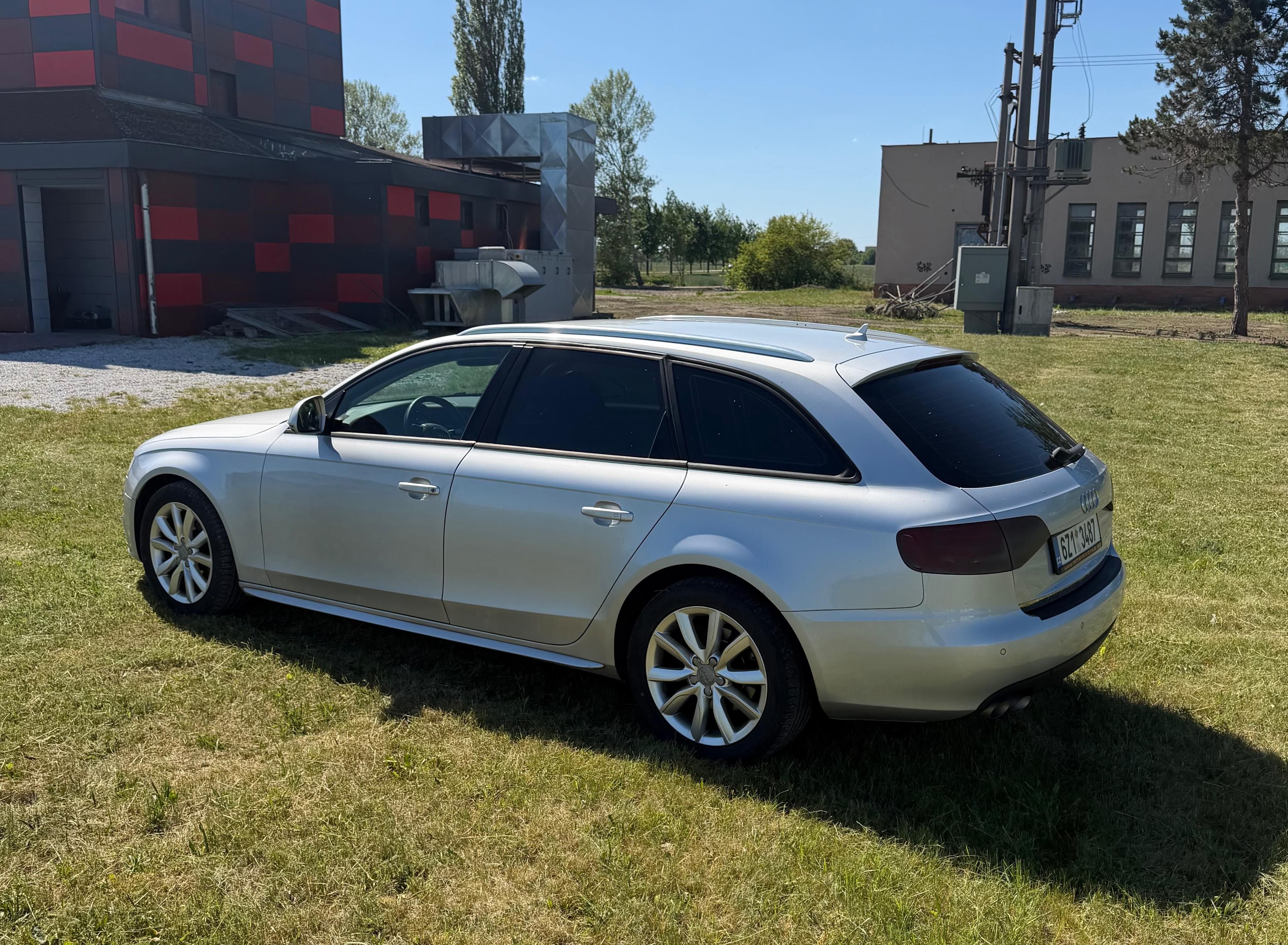 Audi A4 - fotka 6