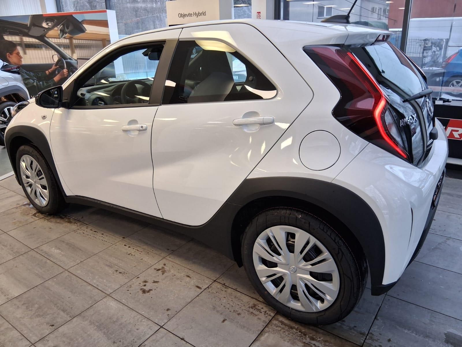Toyota Aygo, Comfort 1.0l, 72k automat - fotka 5