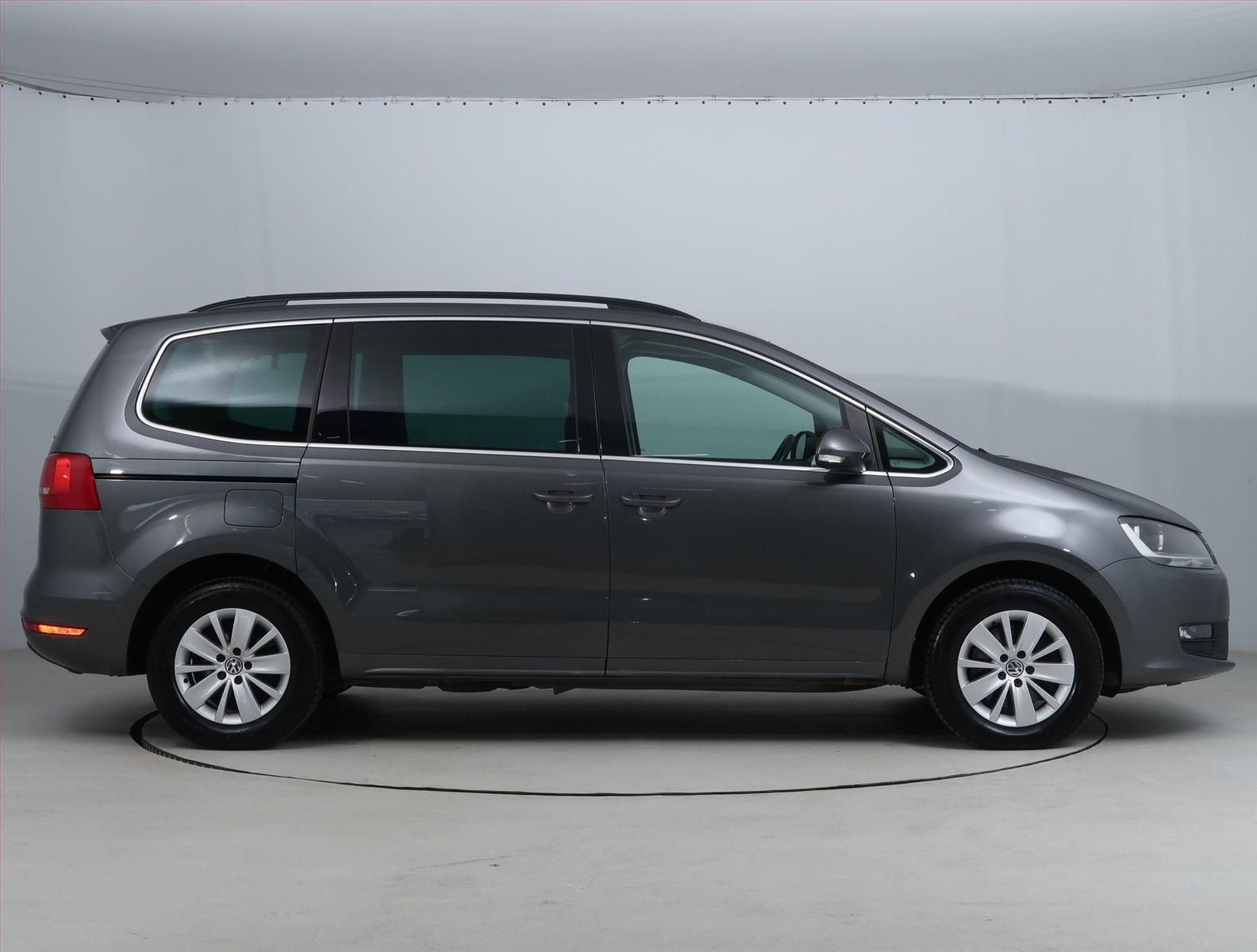 Volkswagen Sharan, 2.0 TDI, Navi - fotka 6