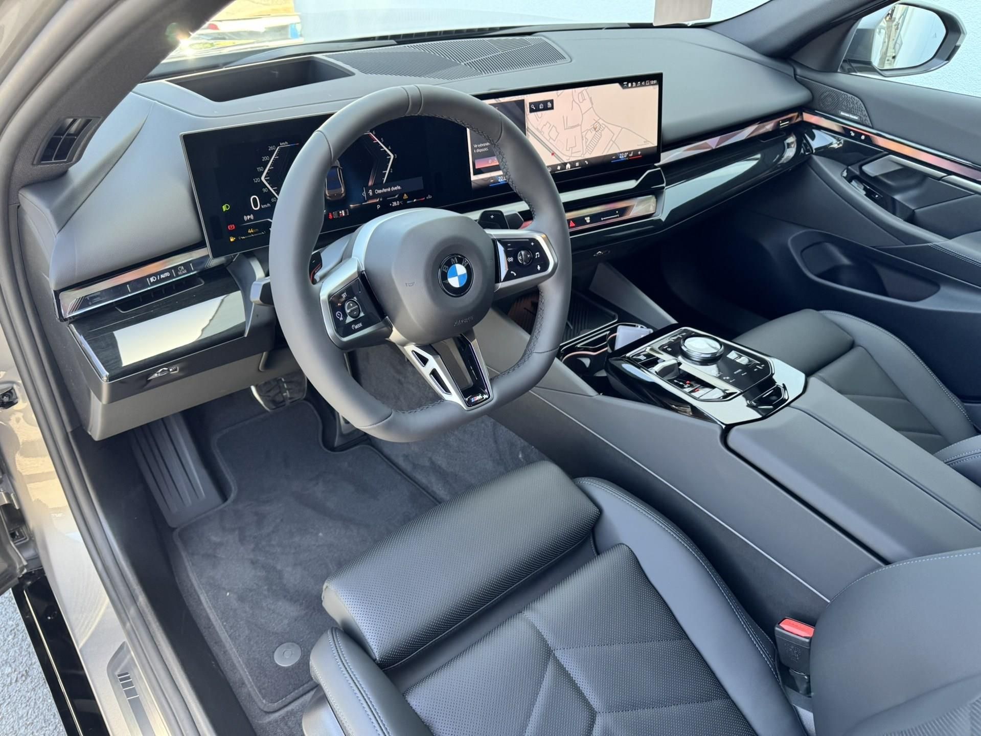 BMW Řada 5, 540d xDrive Sedan - fotka 5