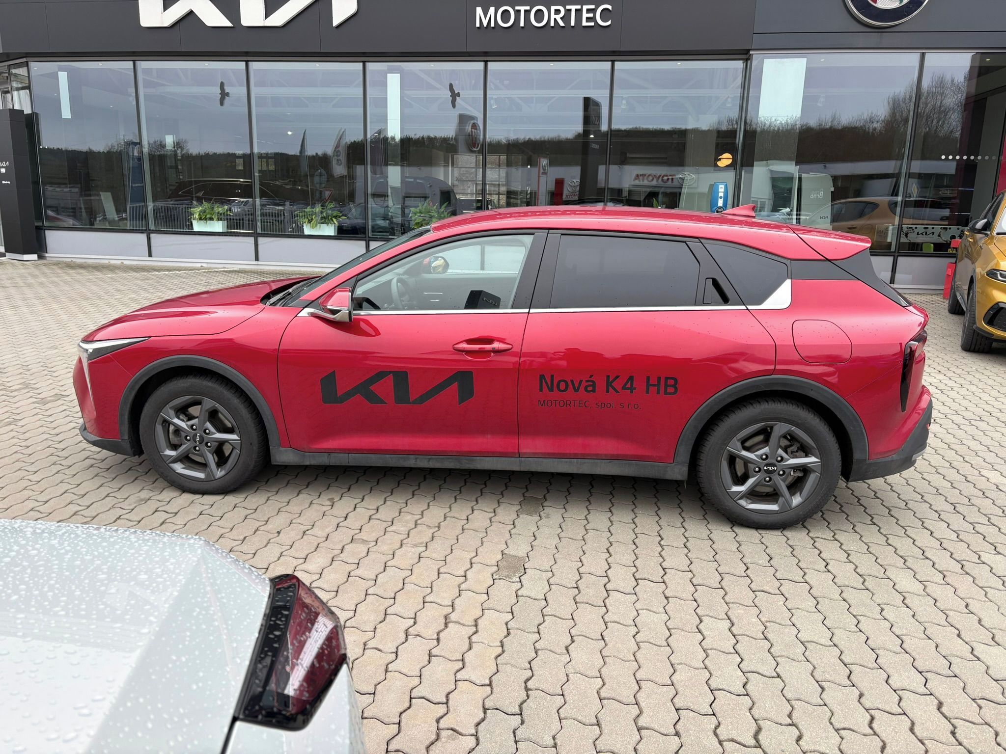Kia K4, HB 1,6 T-GDi GPF 7DCT TOP 132 - fotka 4