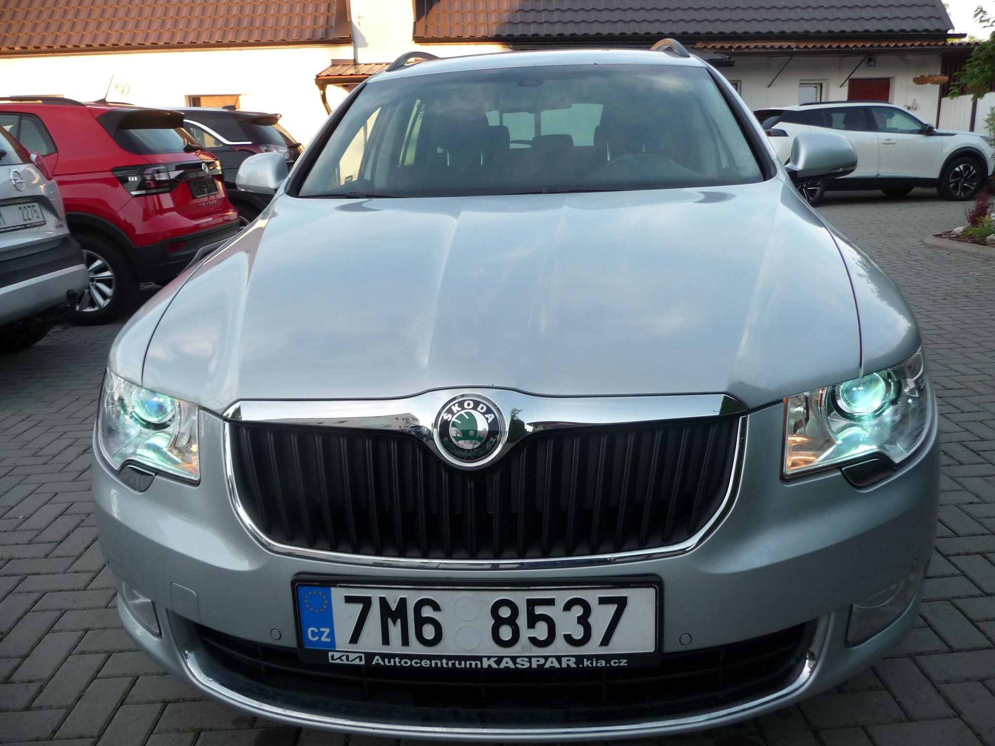 Škoda Superb, 2.0TDi 125kw 4x4 elegance - fotka 2