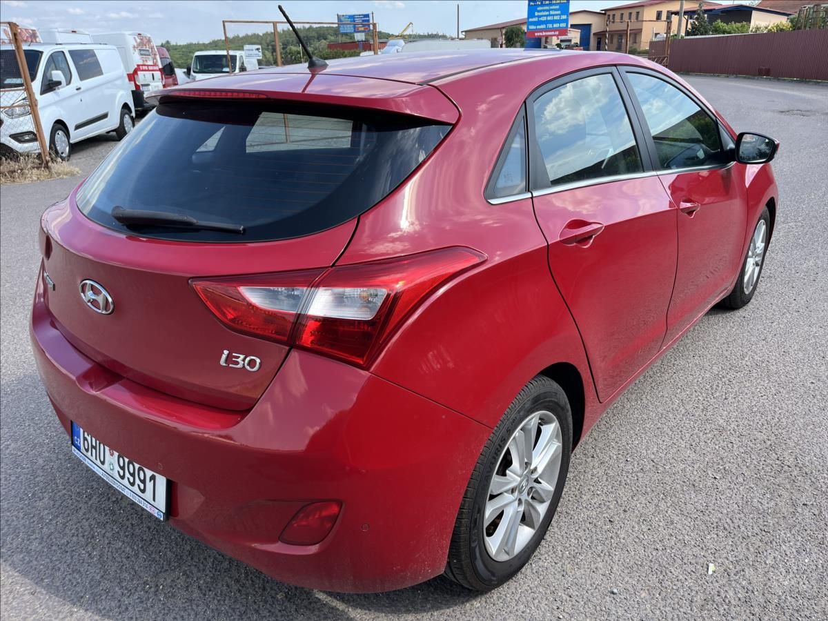 Hyundai i30, 1,6 CRDi ČR ALU KAMERA 2x KOLA - fotka 6