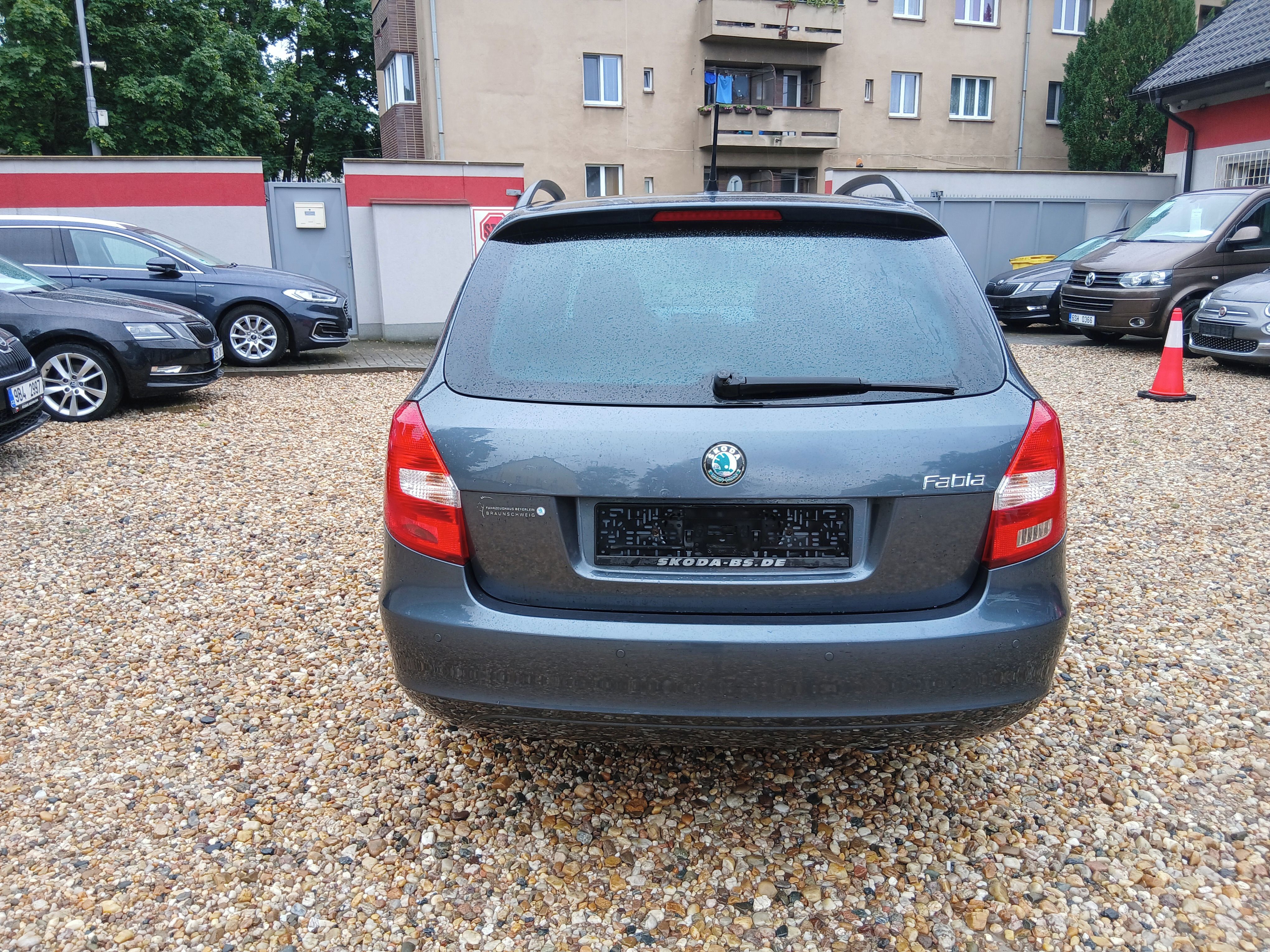 Škoda Fabia, 1.2 TSi 63KW S.Kniha Family - fotka 6