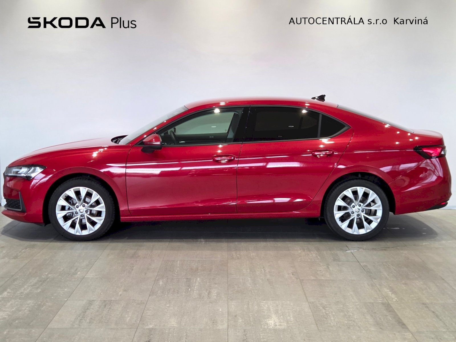 Škoda Superb, DSG 2,0 TDI / 110 kW Selection - fotka 3