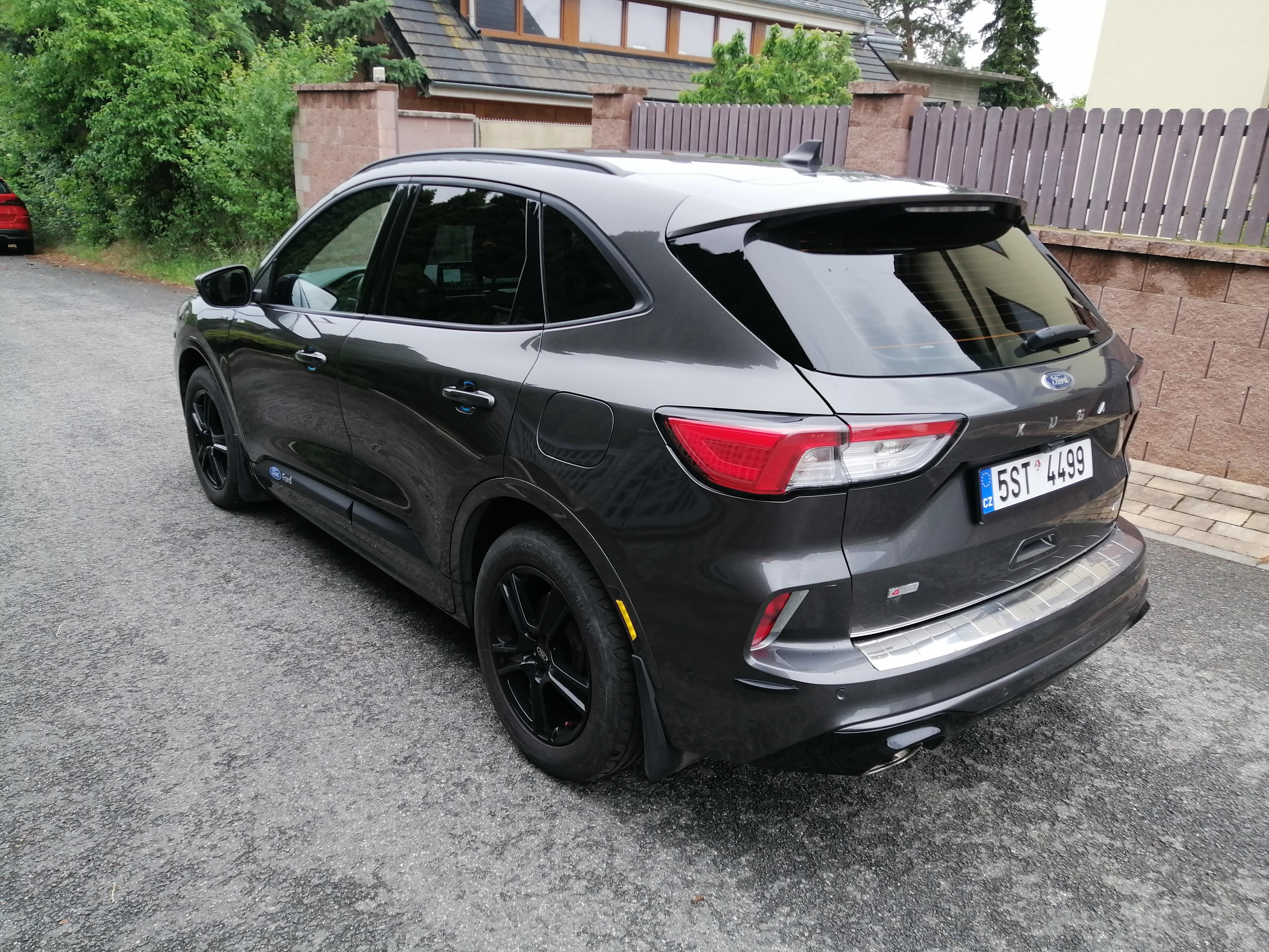 Ford Kuga, Ford Kuga ST Line 4x4 automat - fotka 3