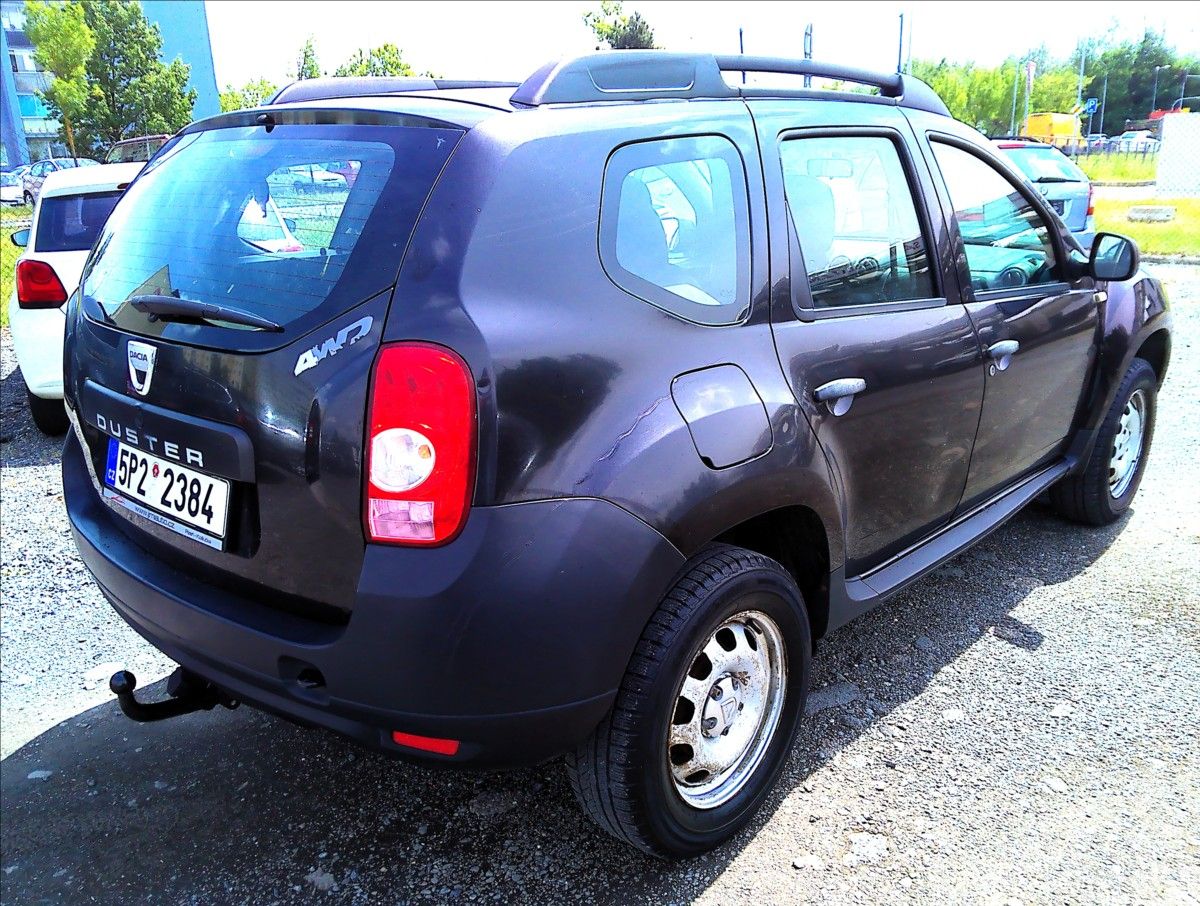 Dacia Duster, 1,6   16V 4x4 + TAŽNÉ ZAŘÍZENÍ - fotka 6