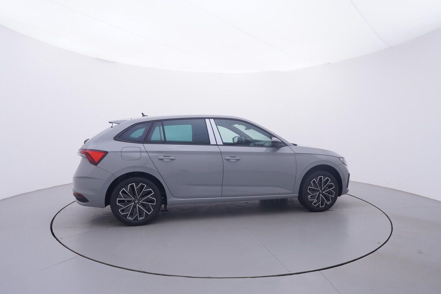 Škoda Scala, Dynamic 1,0 TSI 85 kW - fotka 6