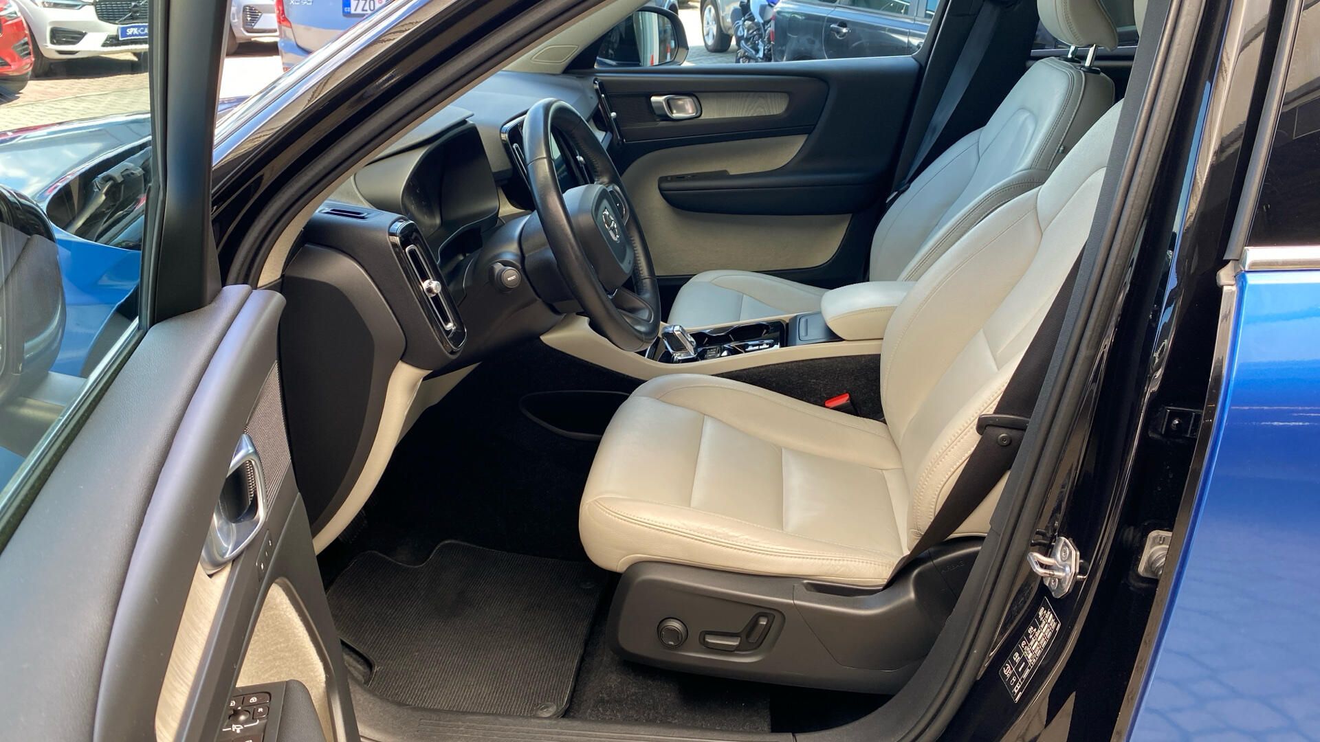 Volvo XC40, INSCRIPTION, T4 AWD Drive-E, 1 - fotka 5