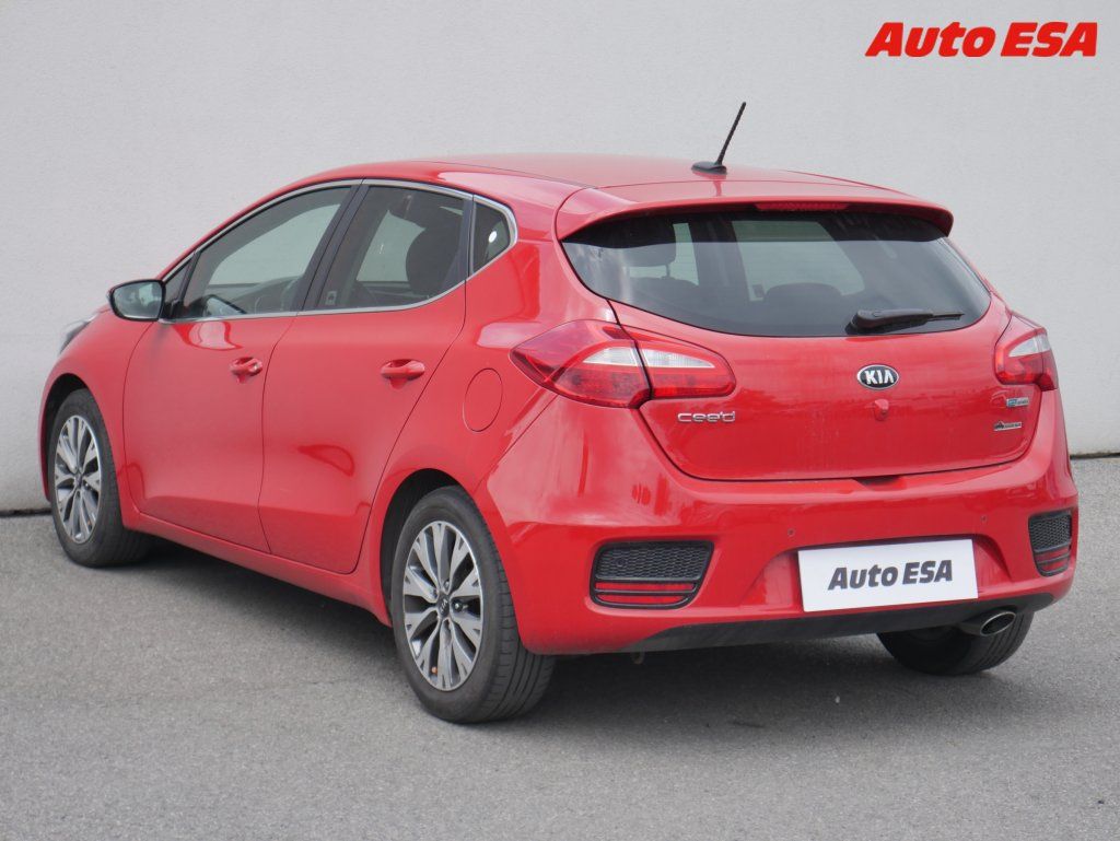 Kia Cee´d, 1.6 CRDi,ČR,AC,navi - fotka 6