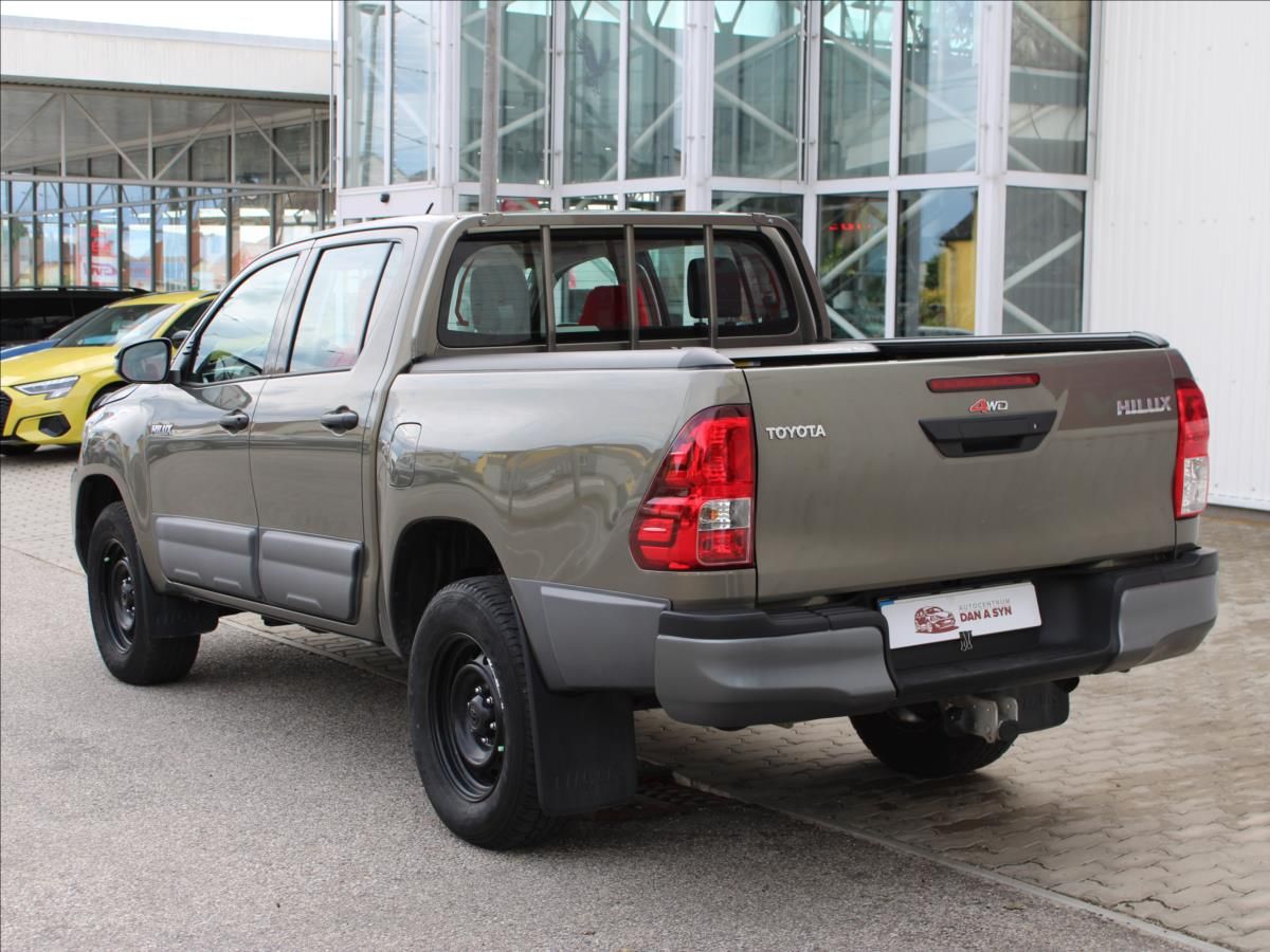 Toyota Hilux, 2,4 D-4D1.majitel CZ ZÁNOVNÍ! - fotka 4