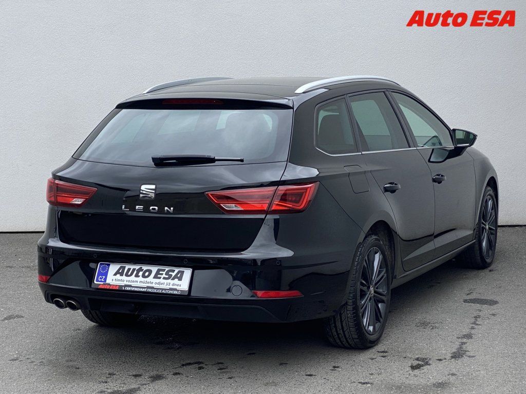 Seat Leon, 2.0 TDi,Ecellence,DSG,LED - fotka 4