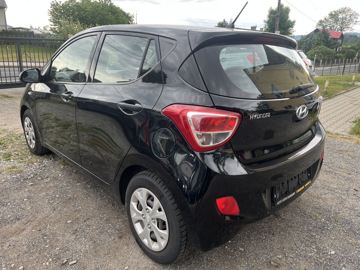 Hyundai i10, MOC MOC PĚKNÝ - fotka 3