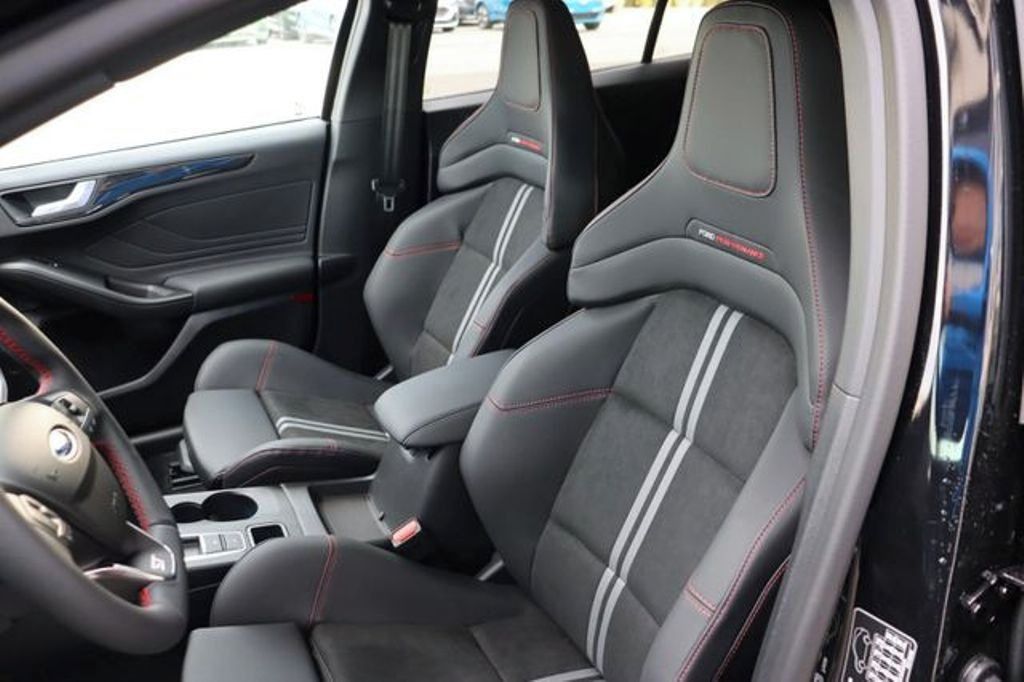 Ford Focus, ST X 2.3*HUD*LED* - fotka 6