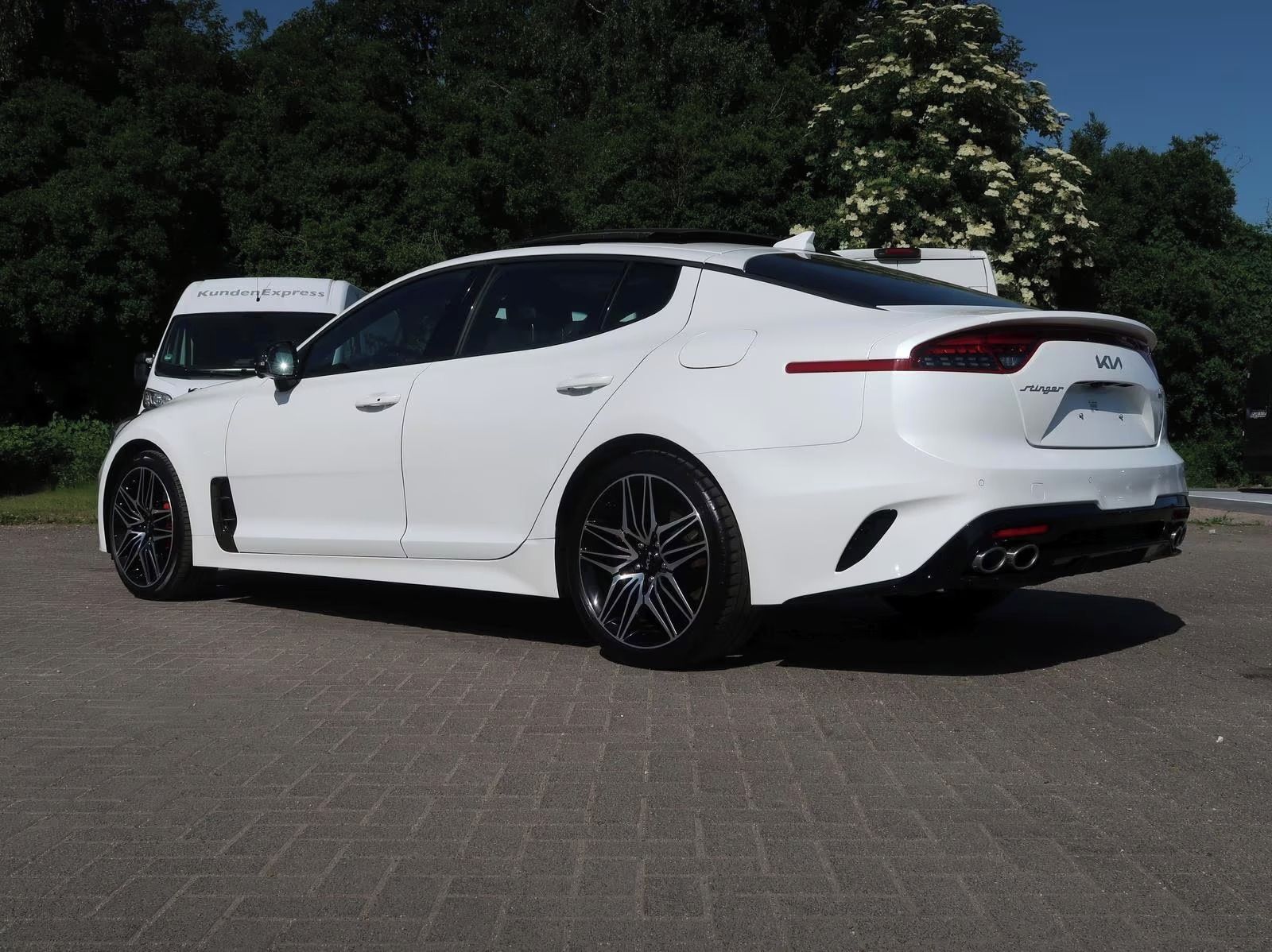 Kia Stinger, 3.3T AWD AT8 GT*CAM*NAVI - fotka 2