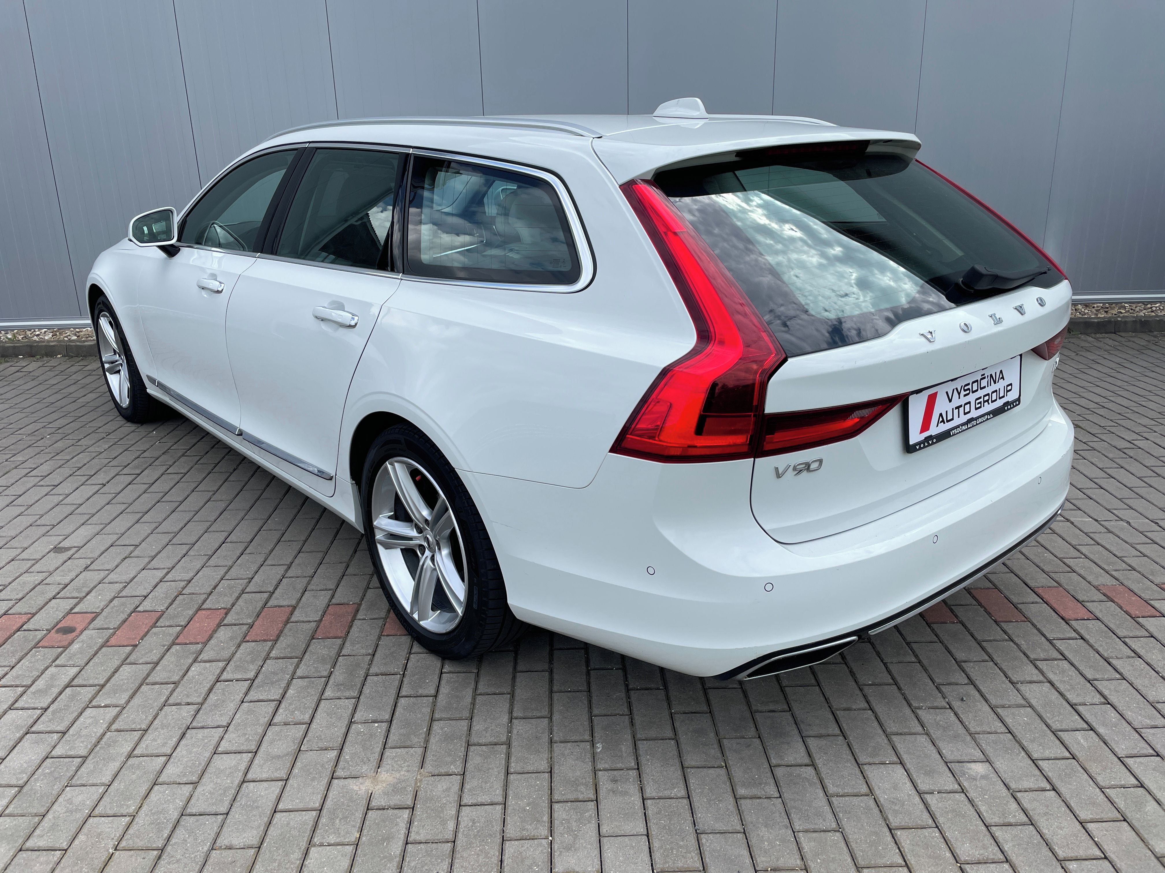 Volvo V90, D4 FWD INSCRIPTION Aut. - fotka 2
