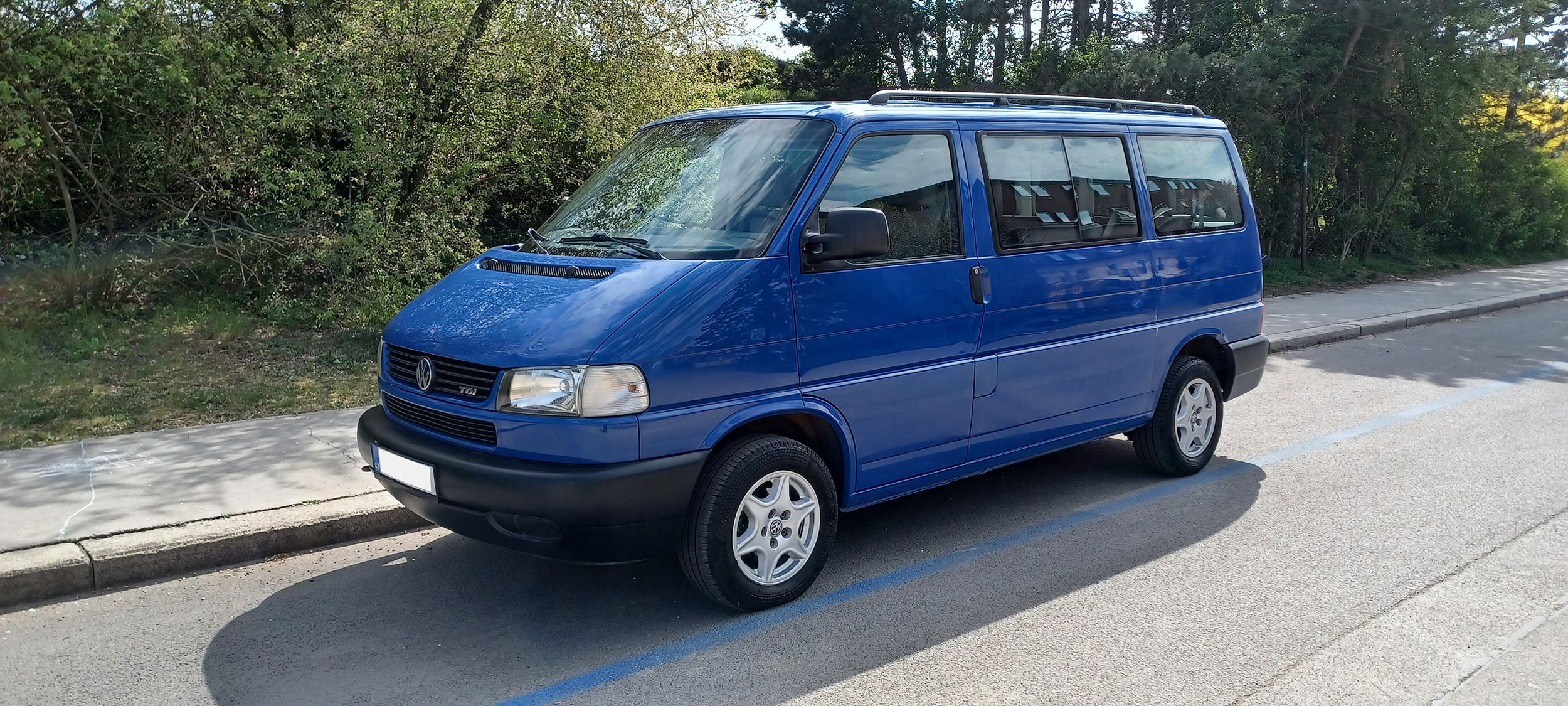 Volkswagen Caravelle, 75 kW 9 míst - fotka 2