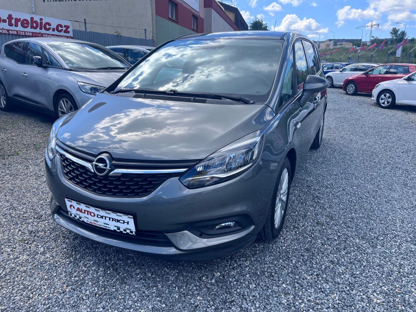 Opel Zafira, 1.6 TAŽNÝ - fotka 2