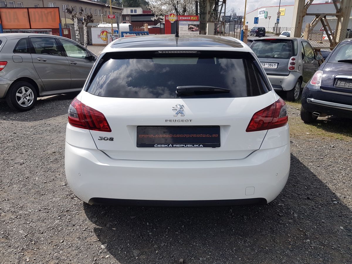 Peugeot 308, 1.2i 81KW NAVI HEZKÝ VŮZ - fotka 5