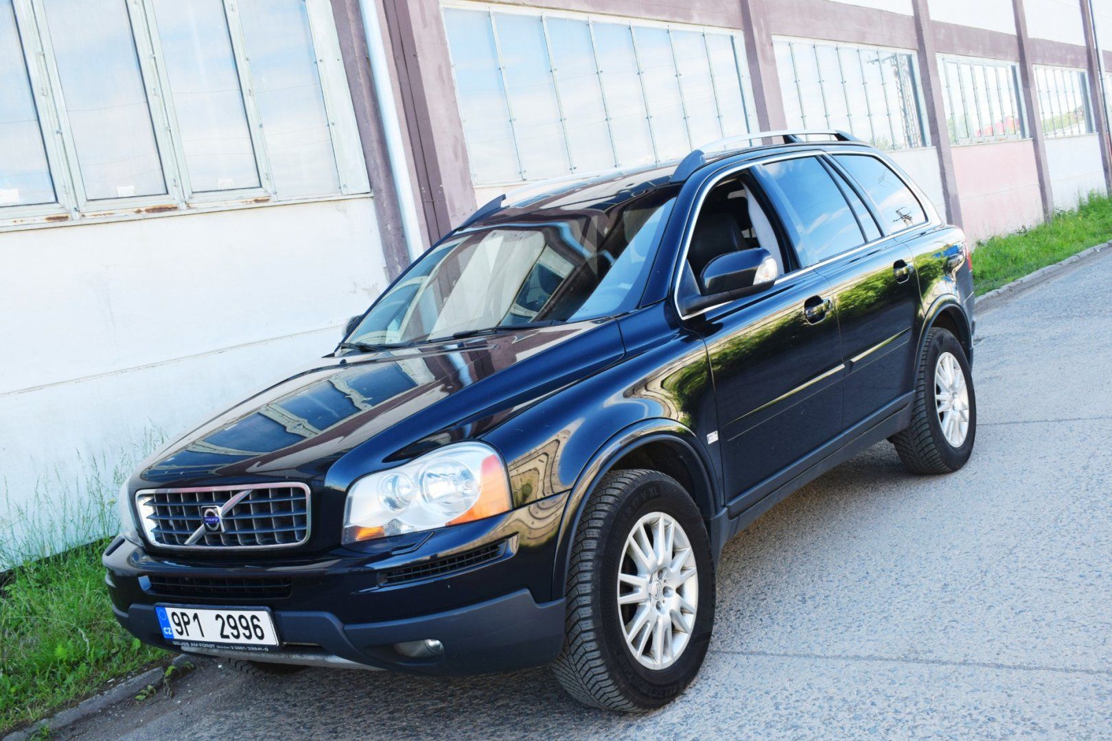Volvo XC90, 2.4D/MANUÁL/KŮŽE/TAŽNÉ/7MÍST/