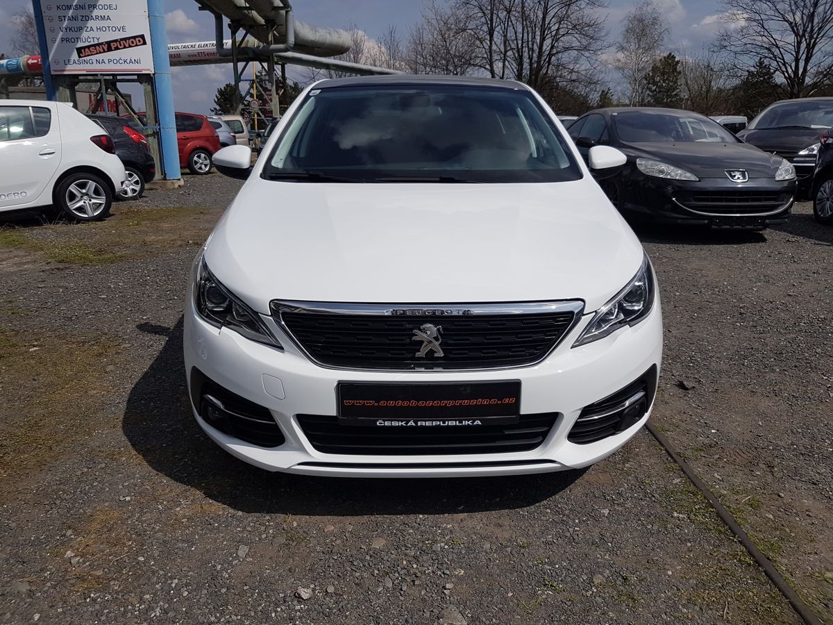Peugeot 308, 1.2i 81KW NAVI HEZKÝ VŮZ - fotka 2